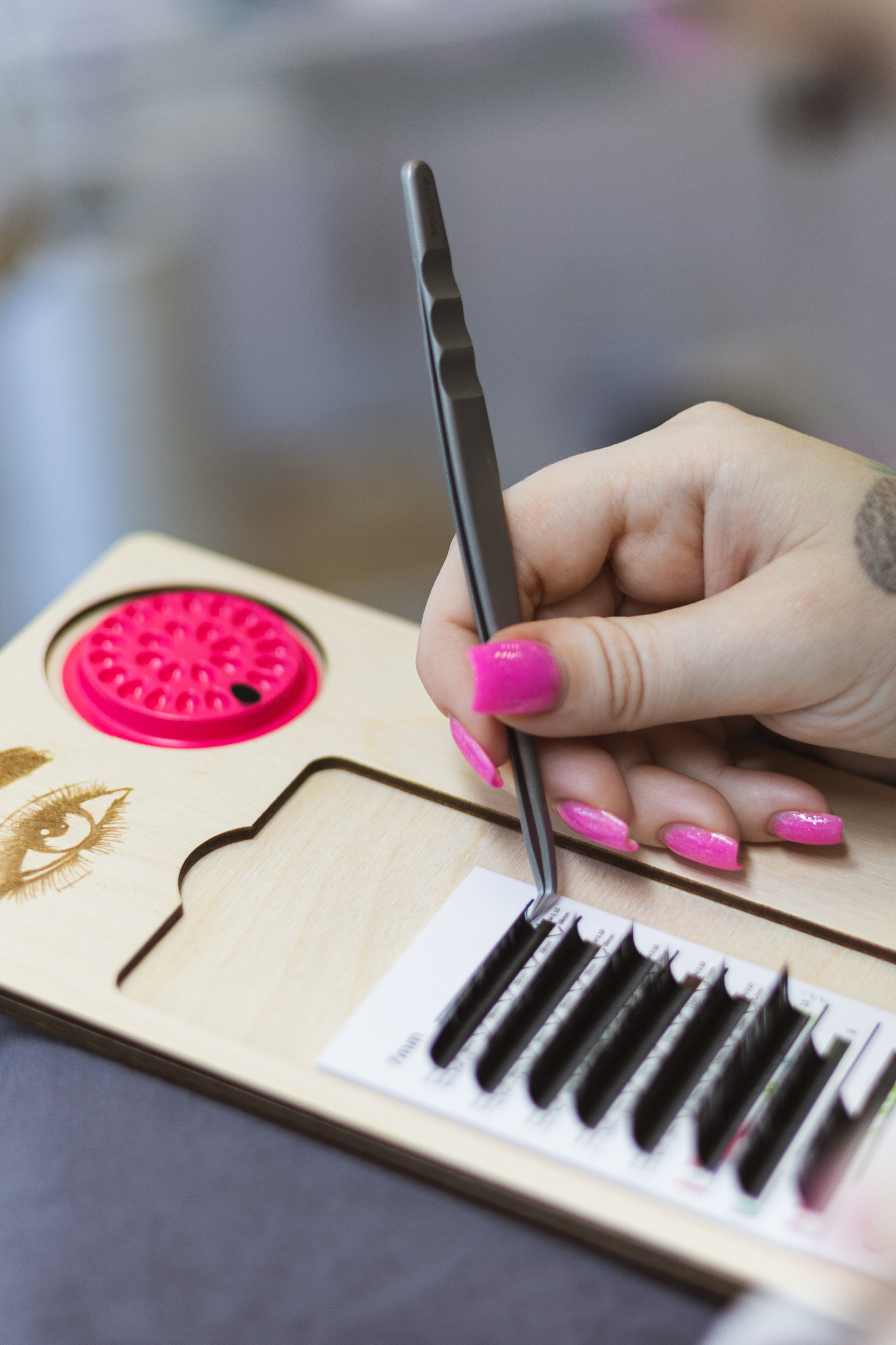 Для мастера по наращиванию ресниц