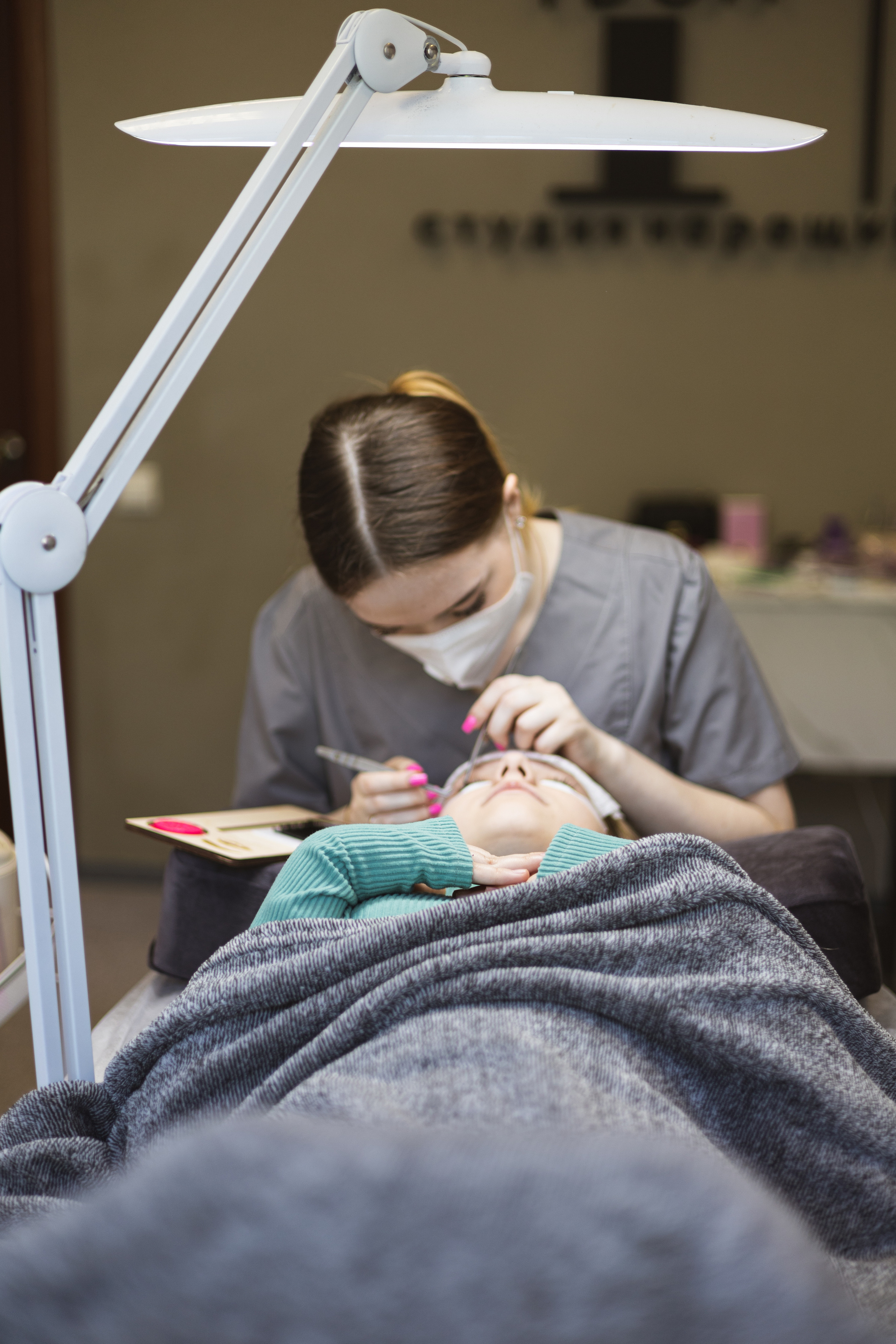 Для мастера по наращиванию ресниц