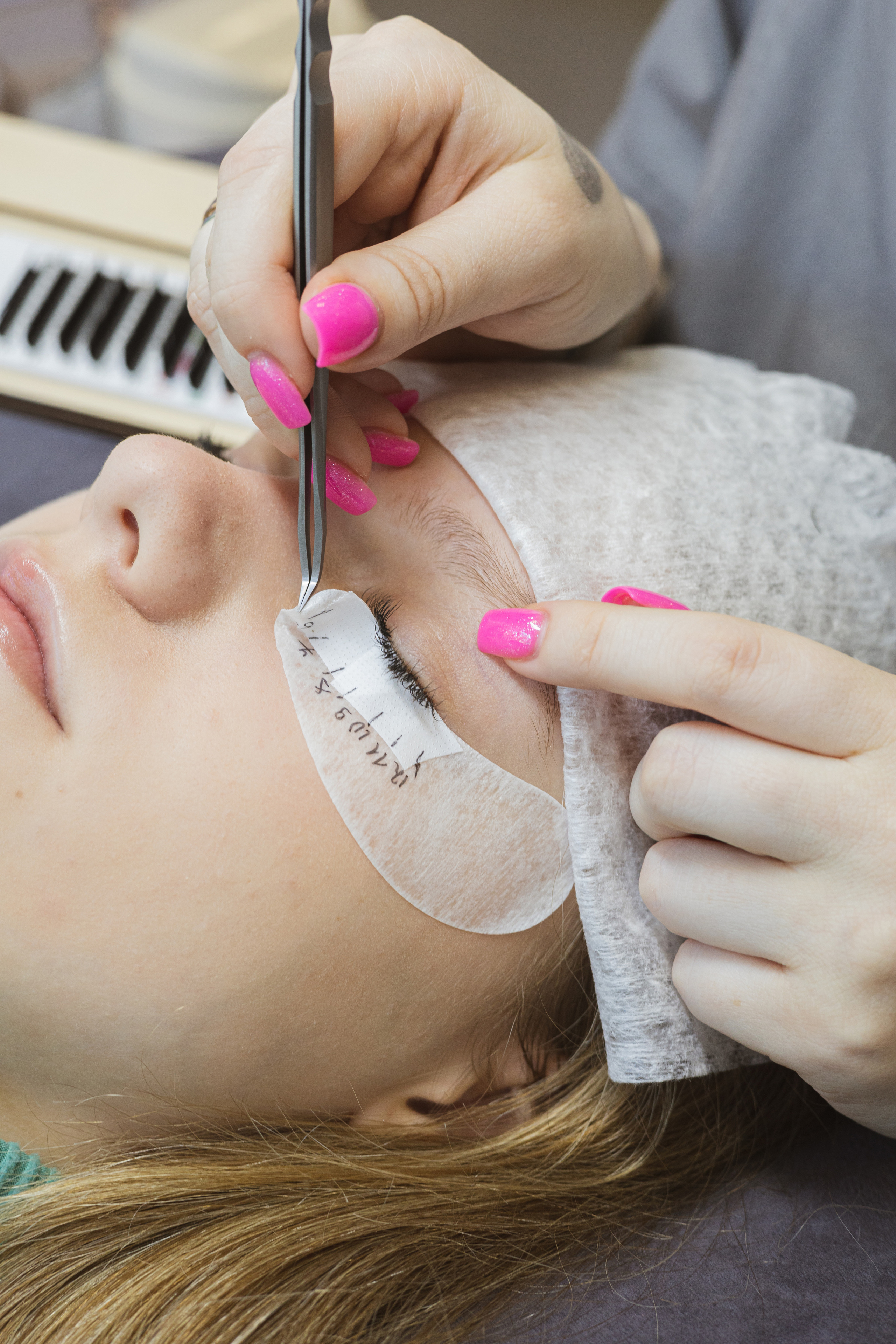 Для мастера по наращиванию ресниц