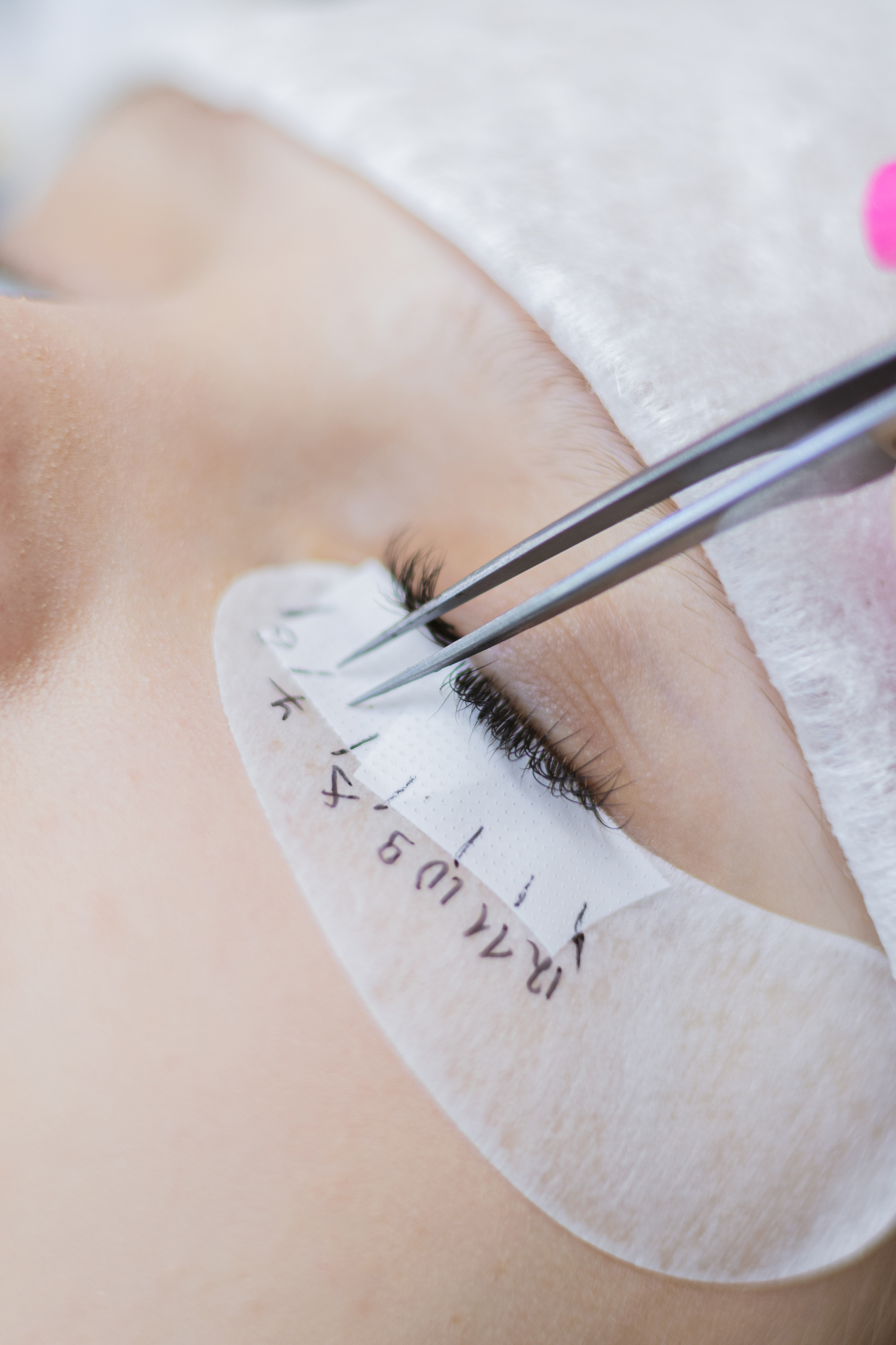 Для мастера по наращиванию ресниц