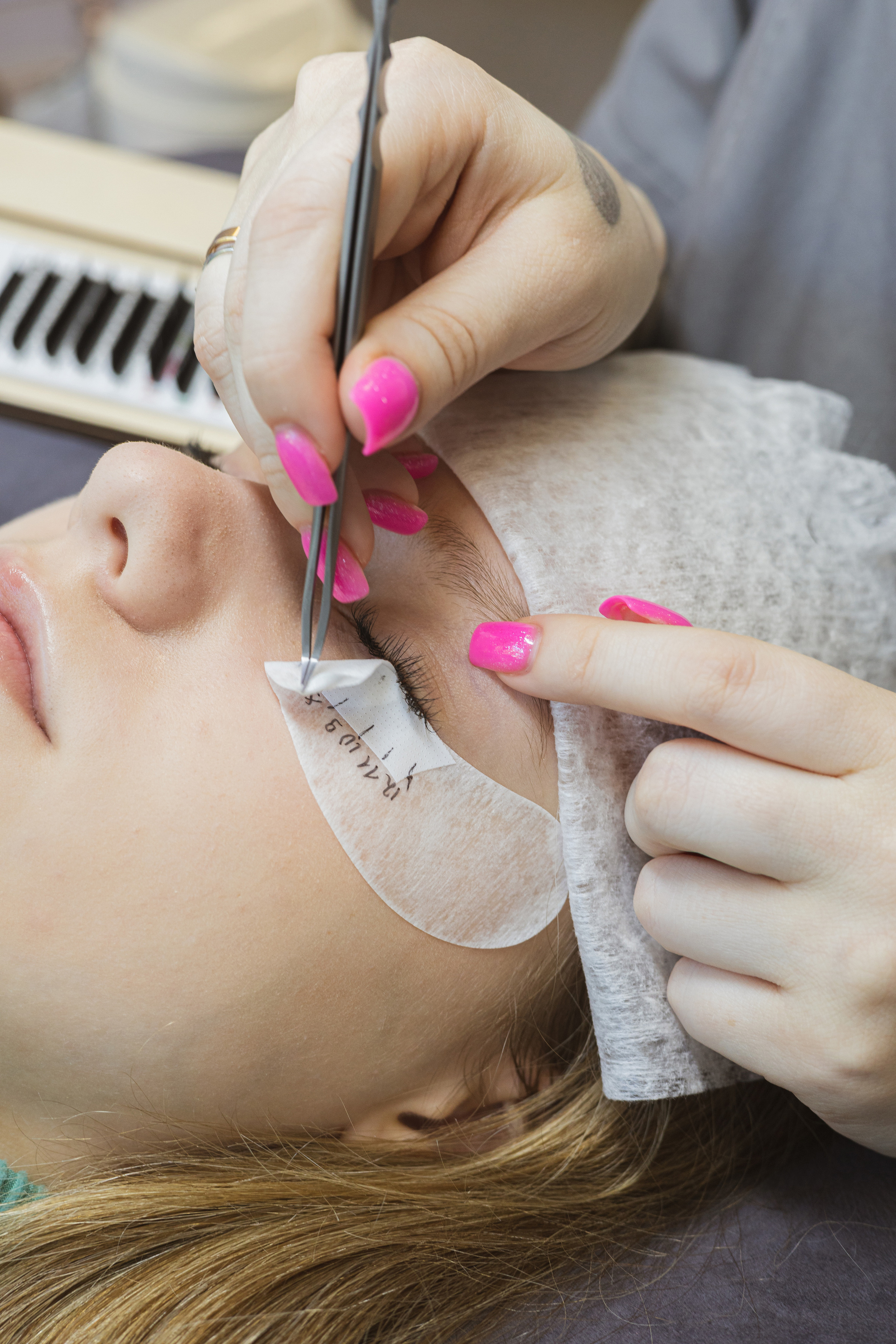 Для мастера по наращиванию ресниц