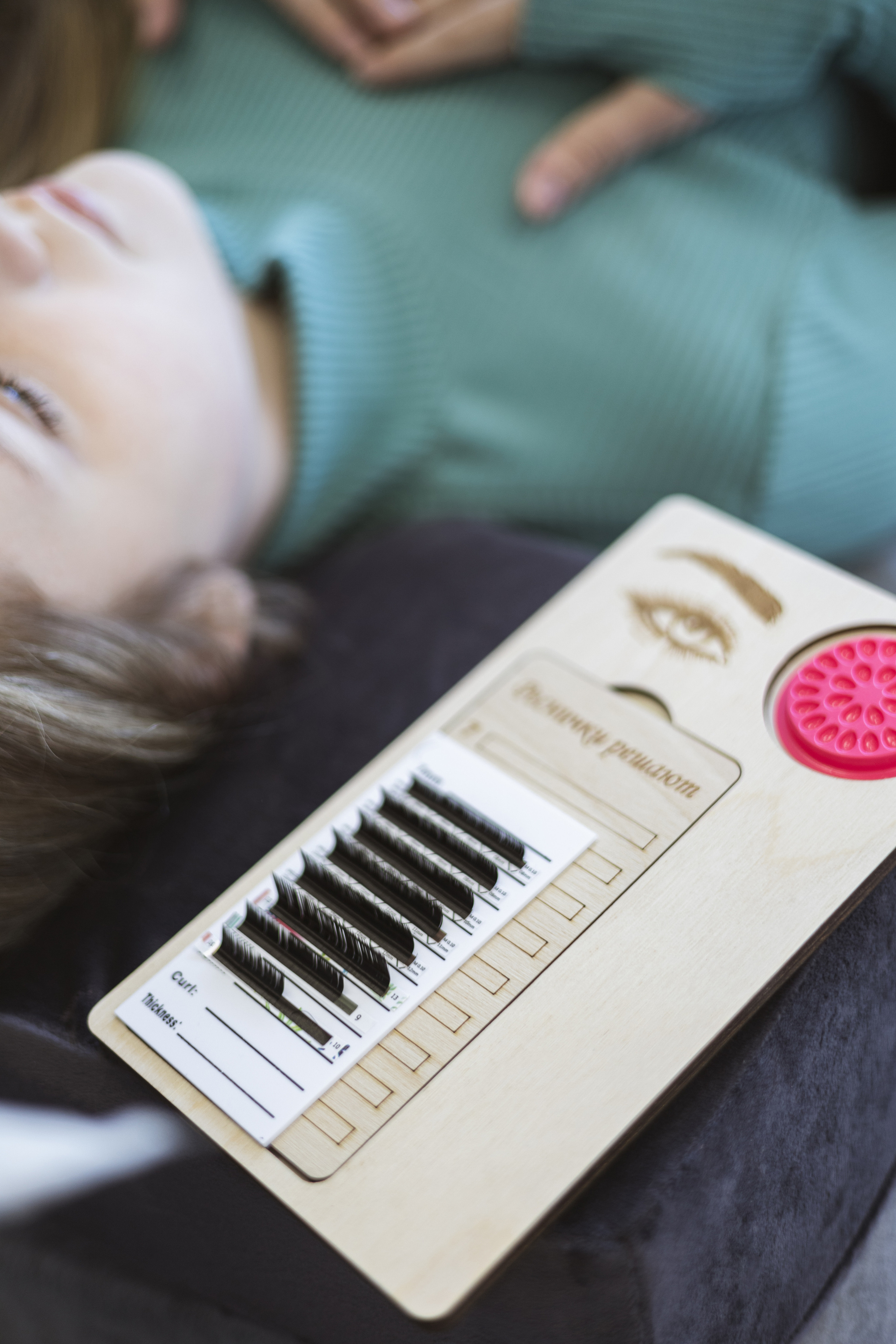 Для мастера по наращиванию ресниц