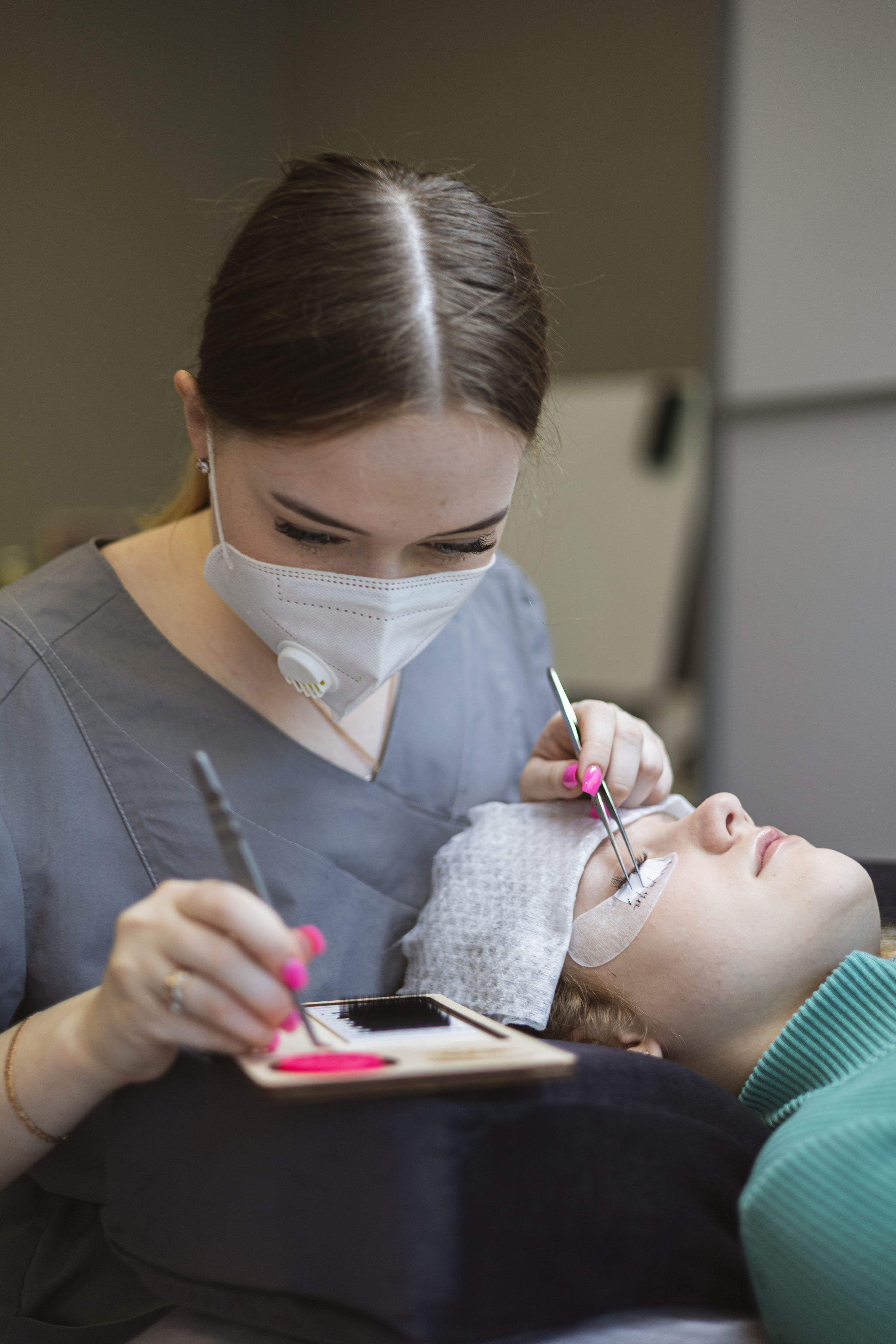 Для мастера по наращиванию ресниц