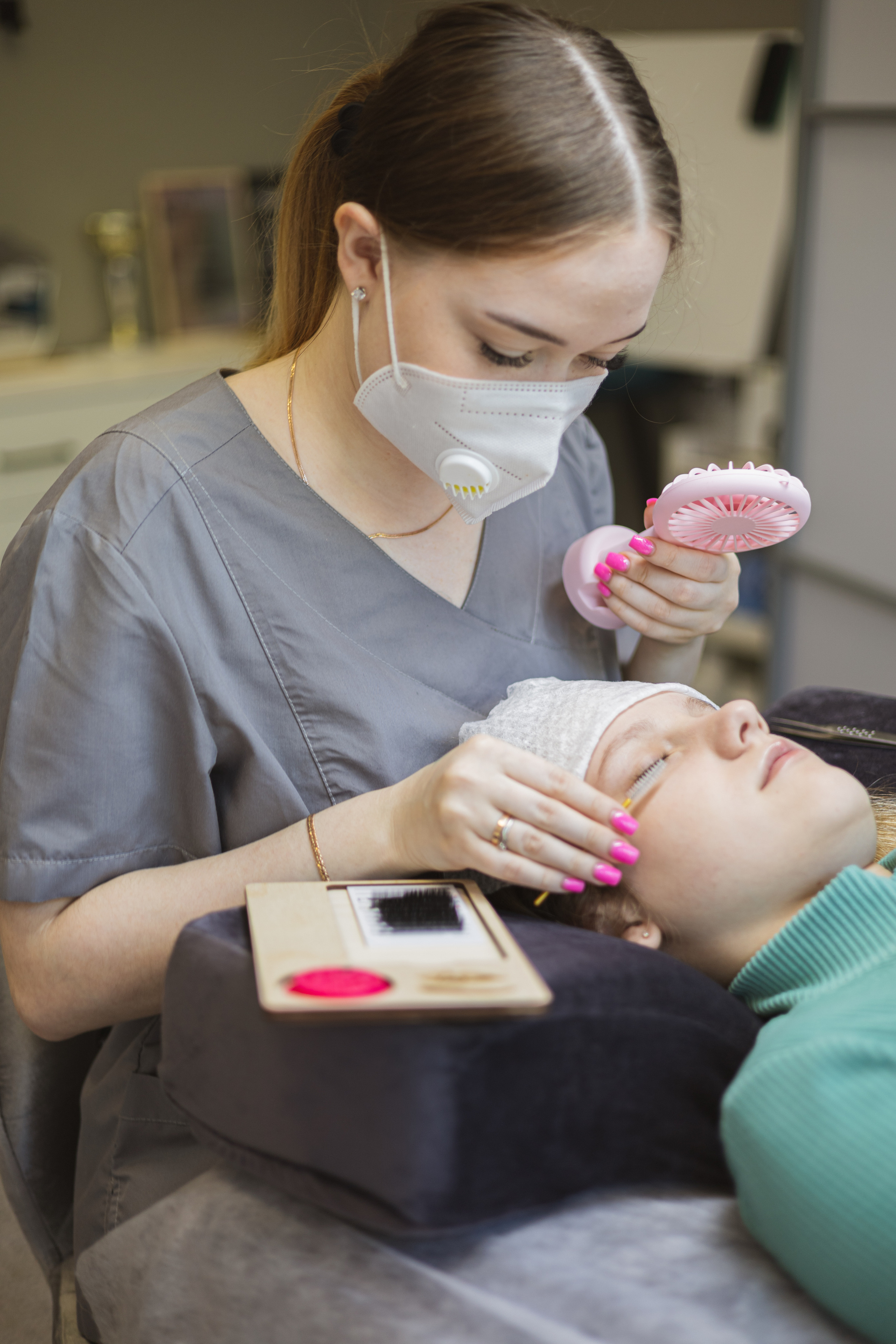 Для мастера по наращиванию ресниц