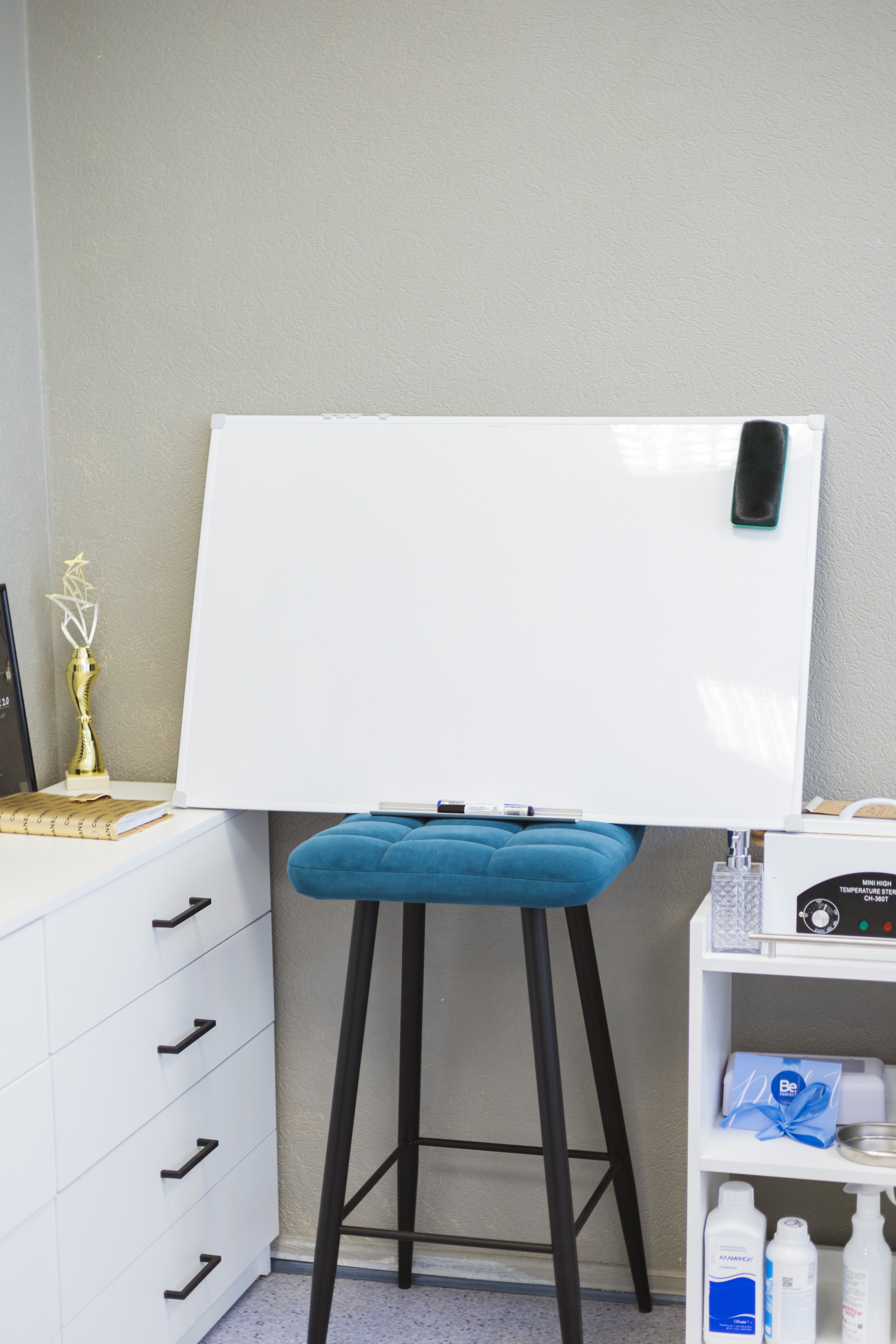 Для мастера по наращиванию ресниц