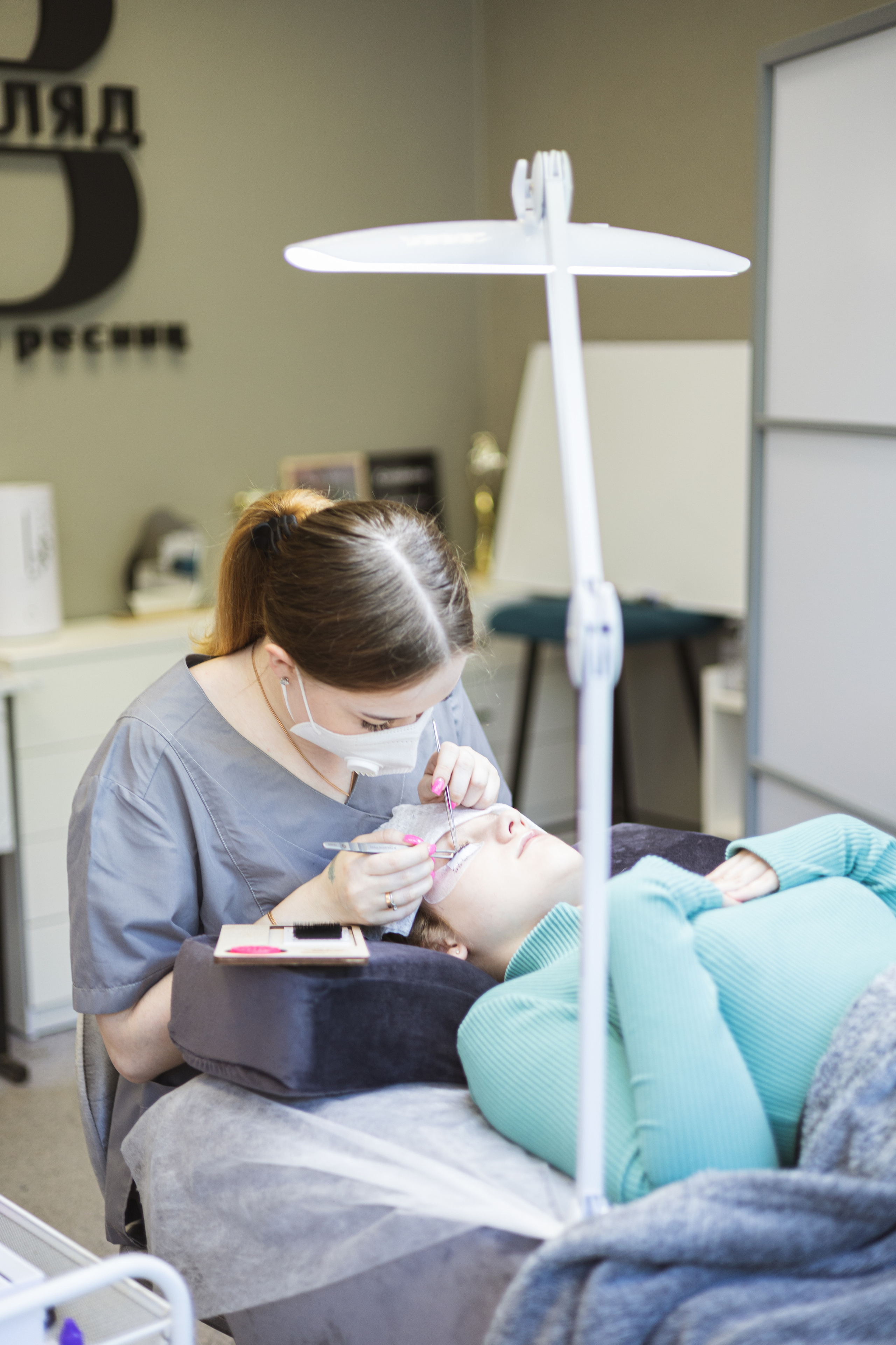 Для мастера по наращиванию ресниц