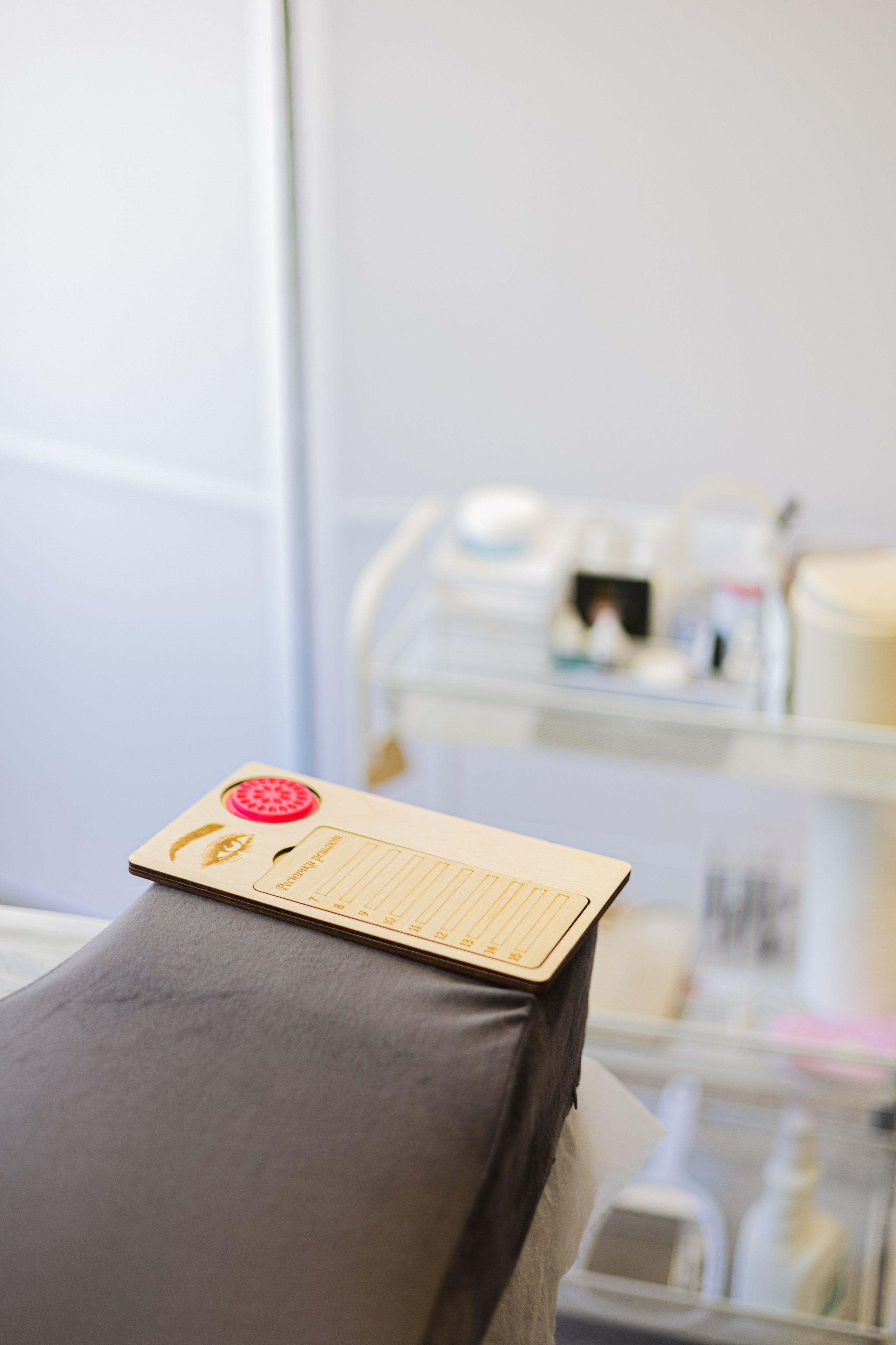 Для мастера по наращиванию ресниц