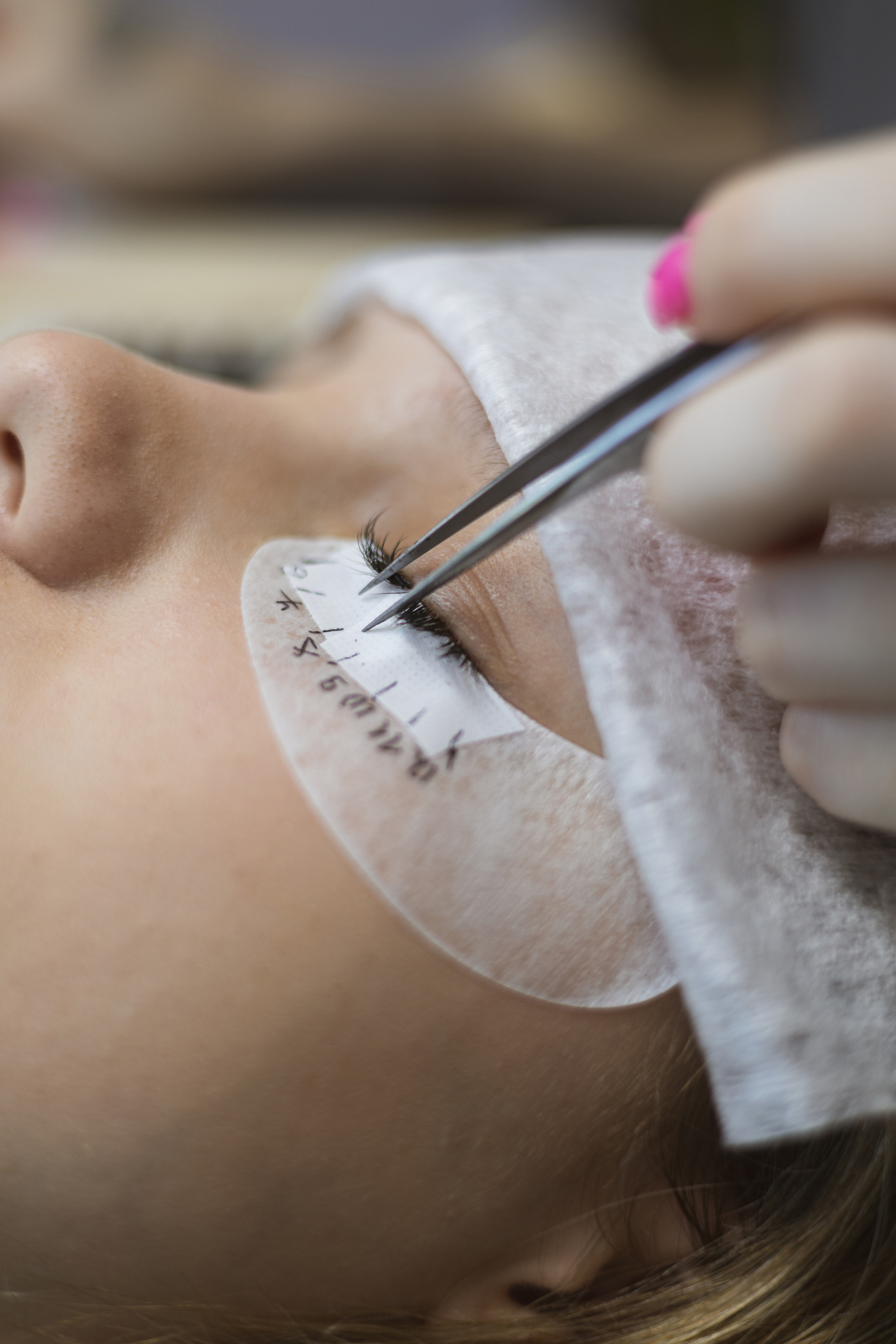 Для мастера по наращиванию ресниц