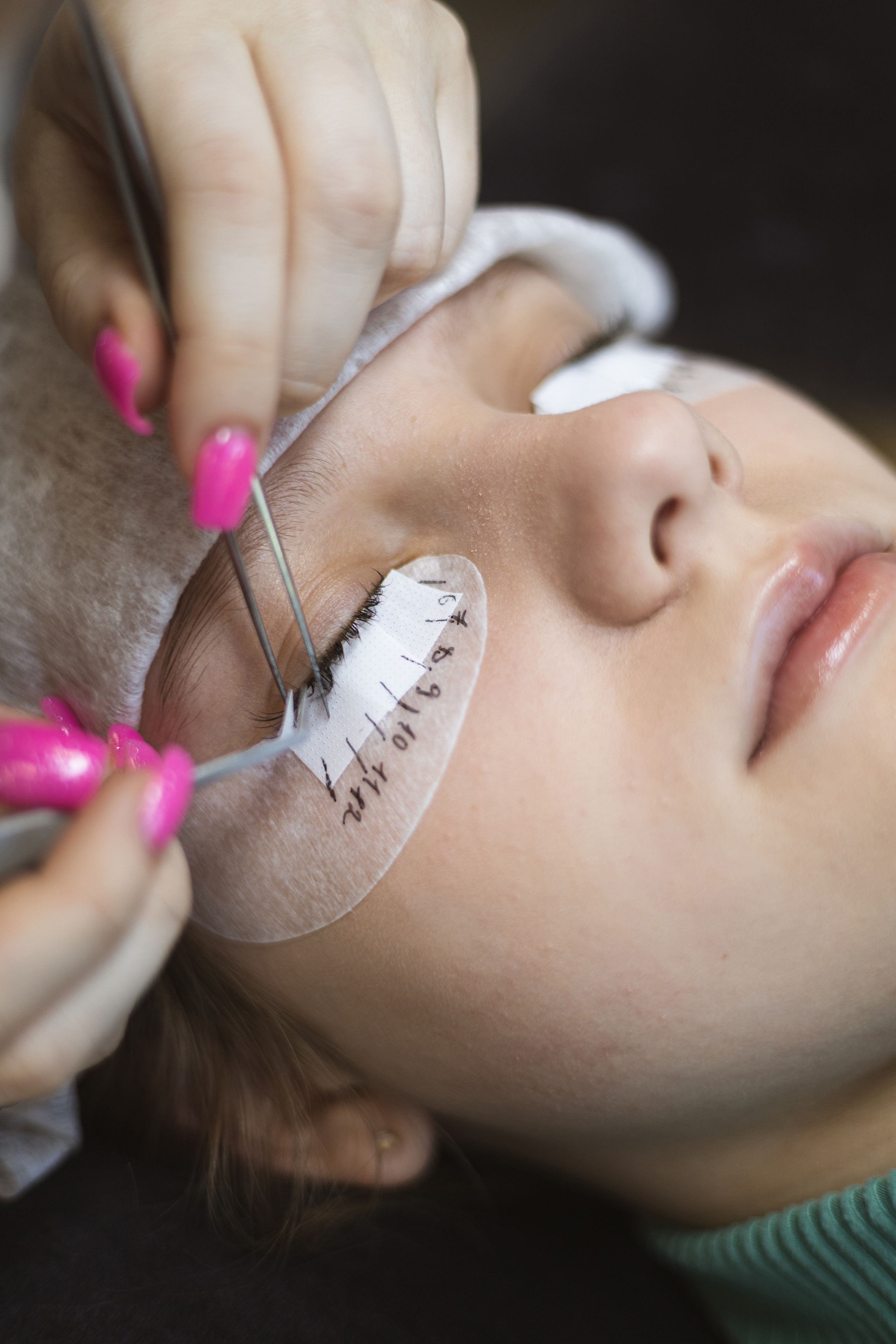 Для мастера по наращиванию ресниц