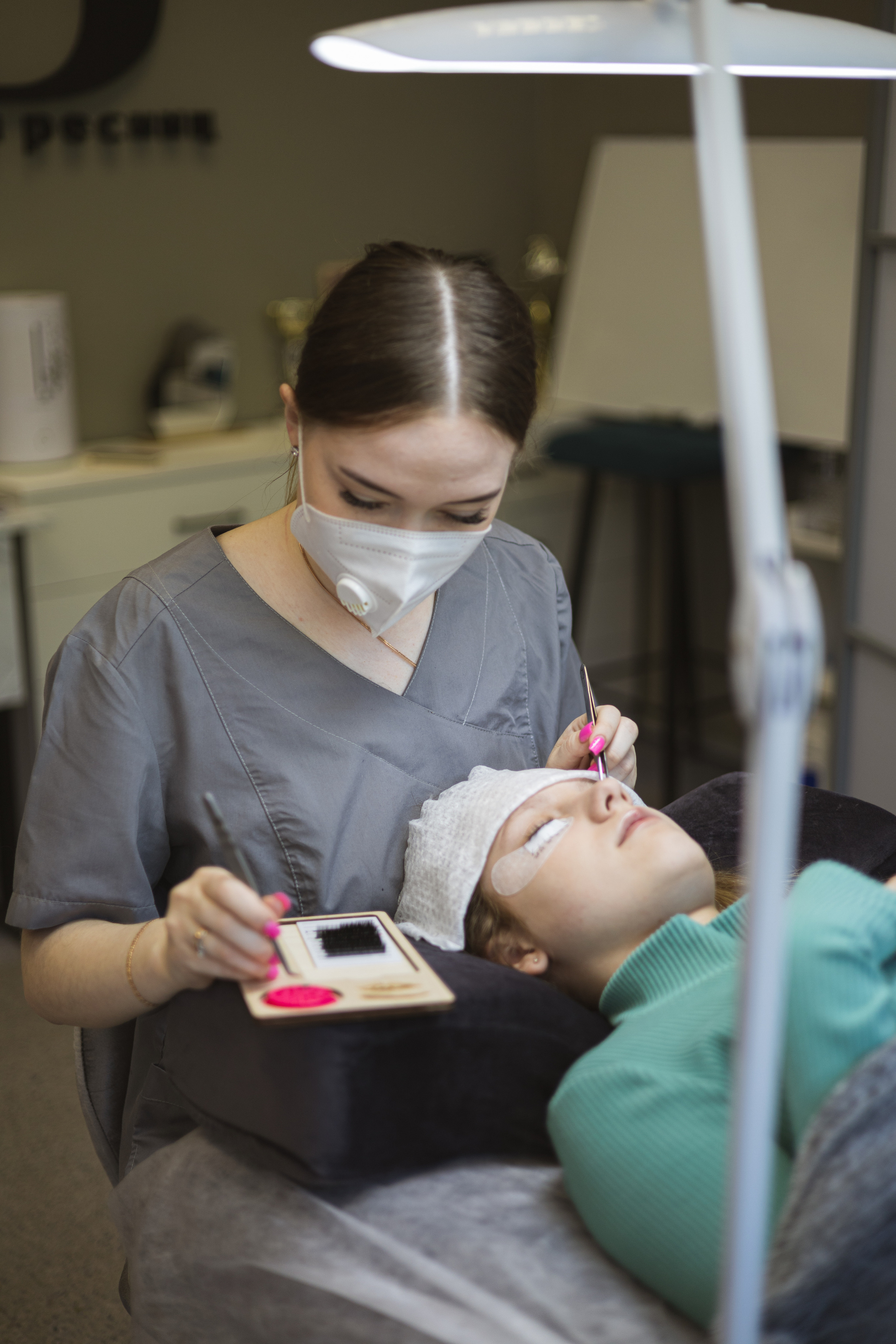 Для мастера по наращиванию ресниц