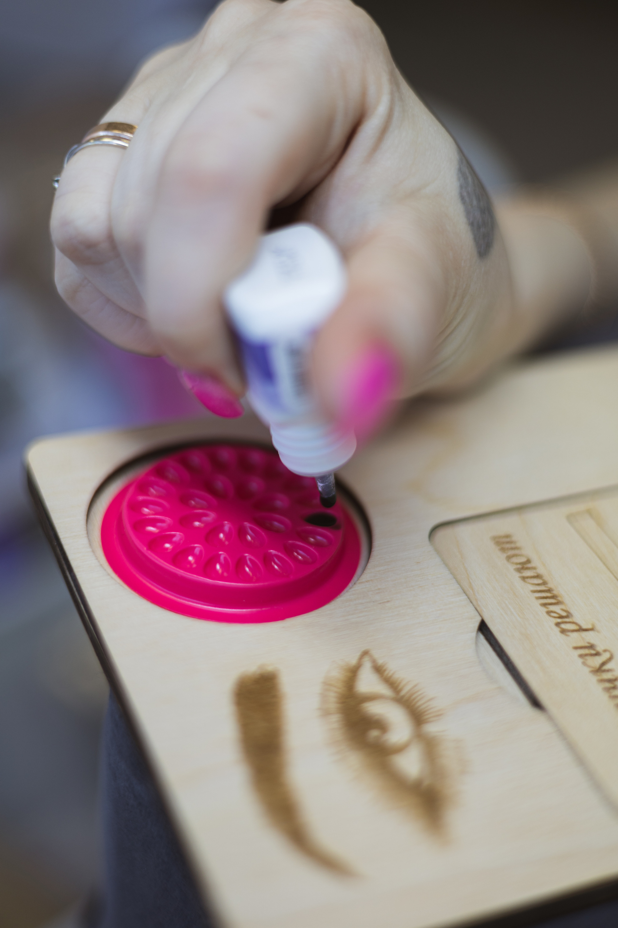 Для мастера по наращиванию ресниц