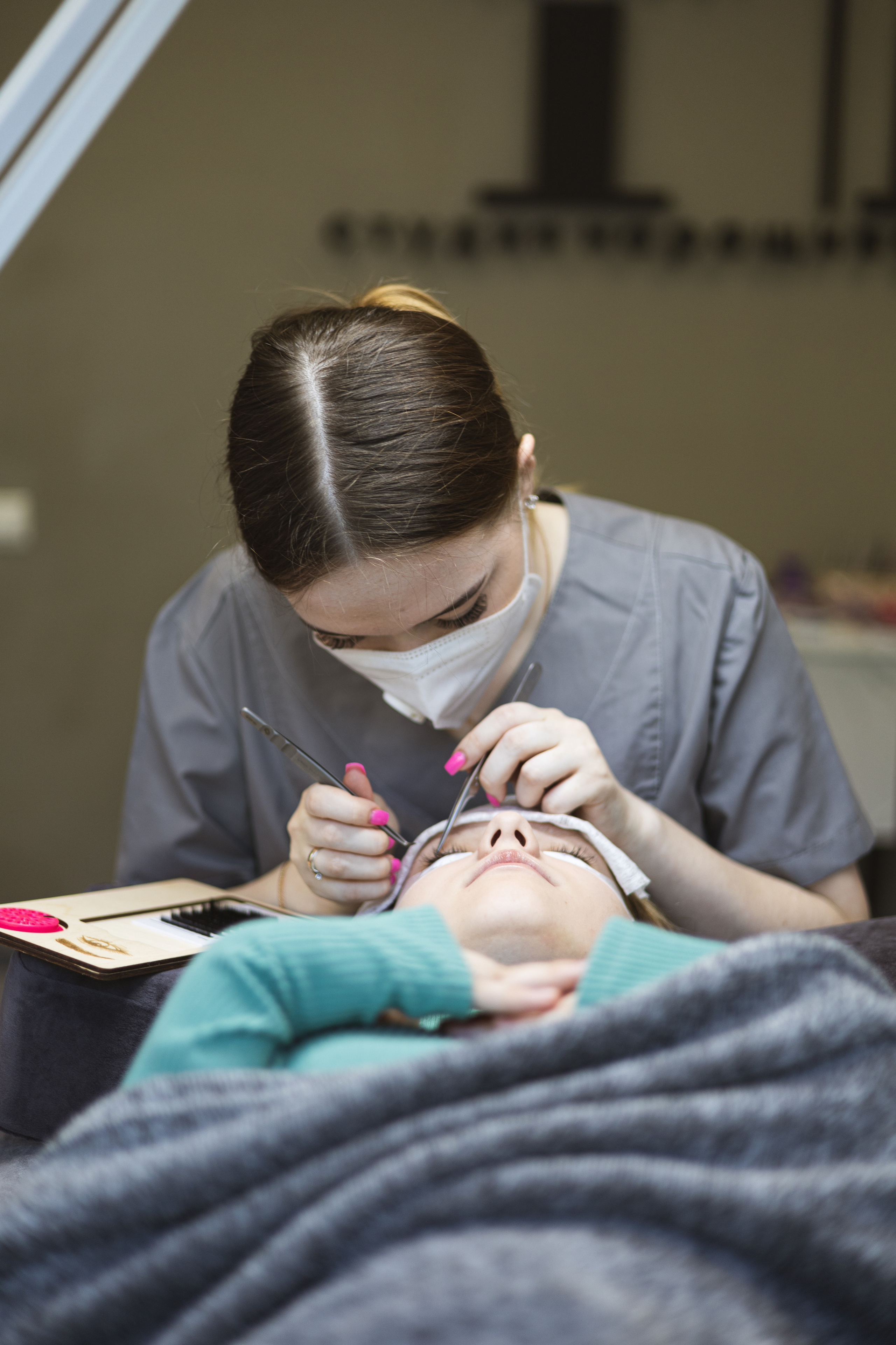 Для мастера по наращиванию ресниц