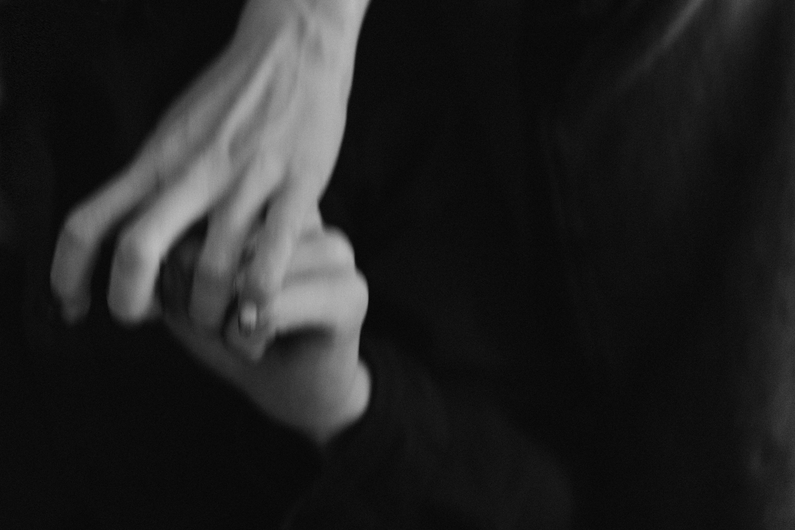 Love comes in the spring. Photographer in Paris