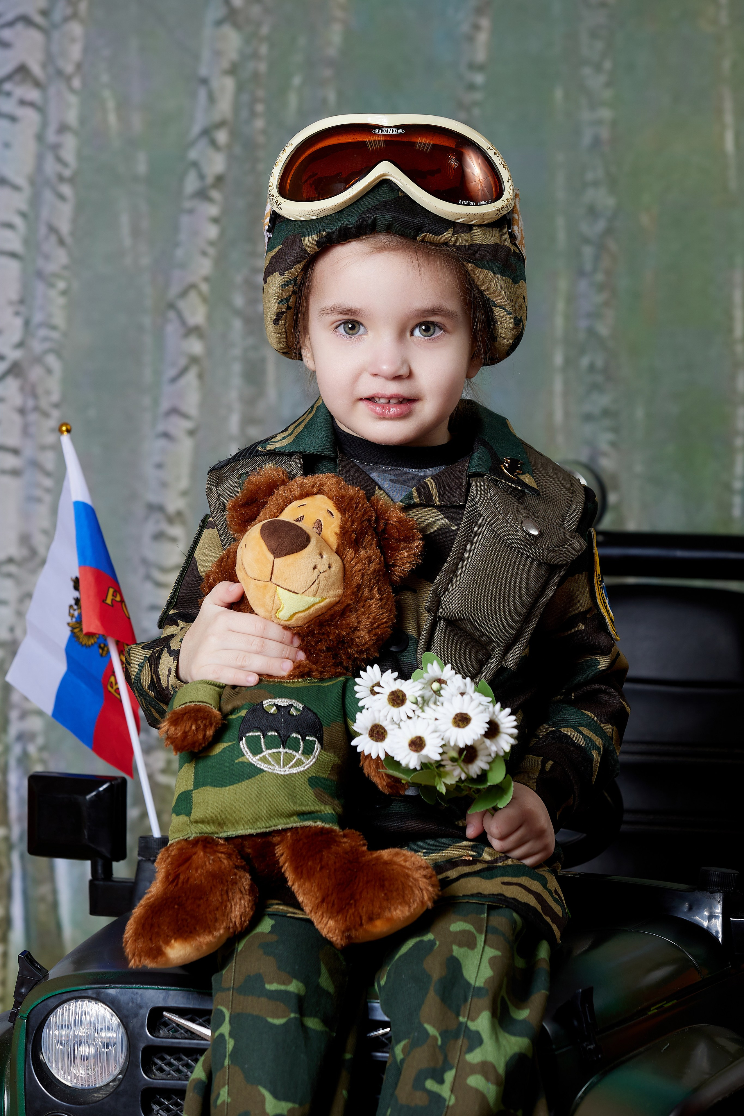 Военный автомобиль. Детская выездная фотостудия