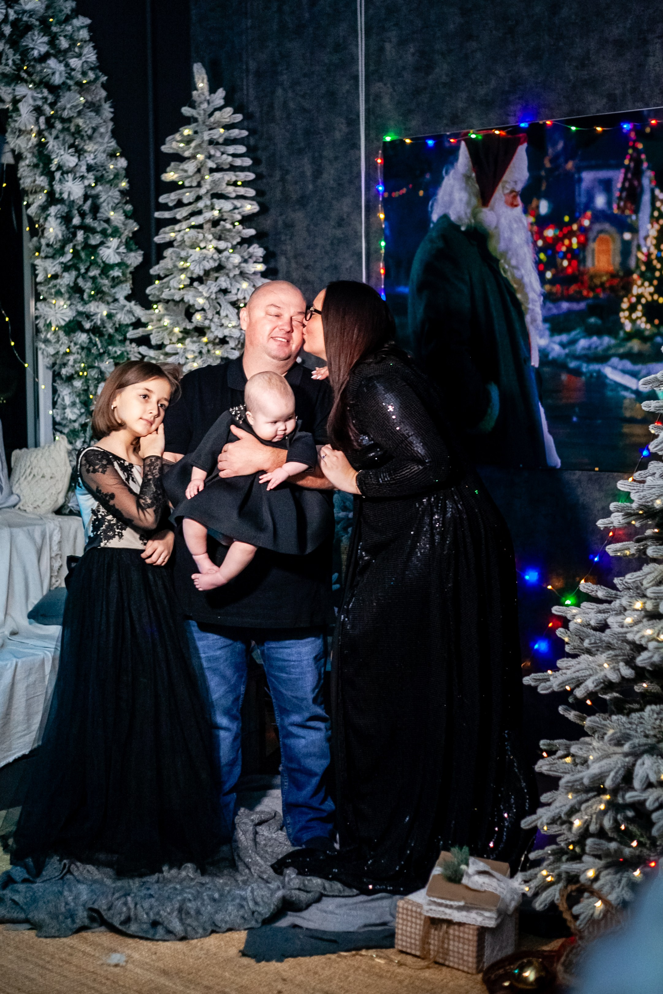 Ульяна и ее семья новый год 2024. Свадебный и семейный фотограф в Армавире