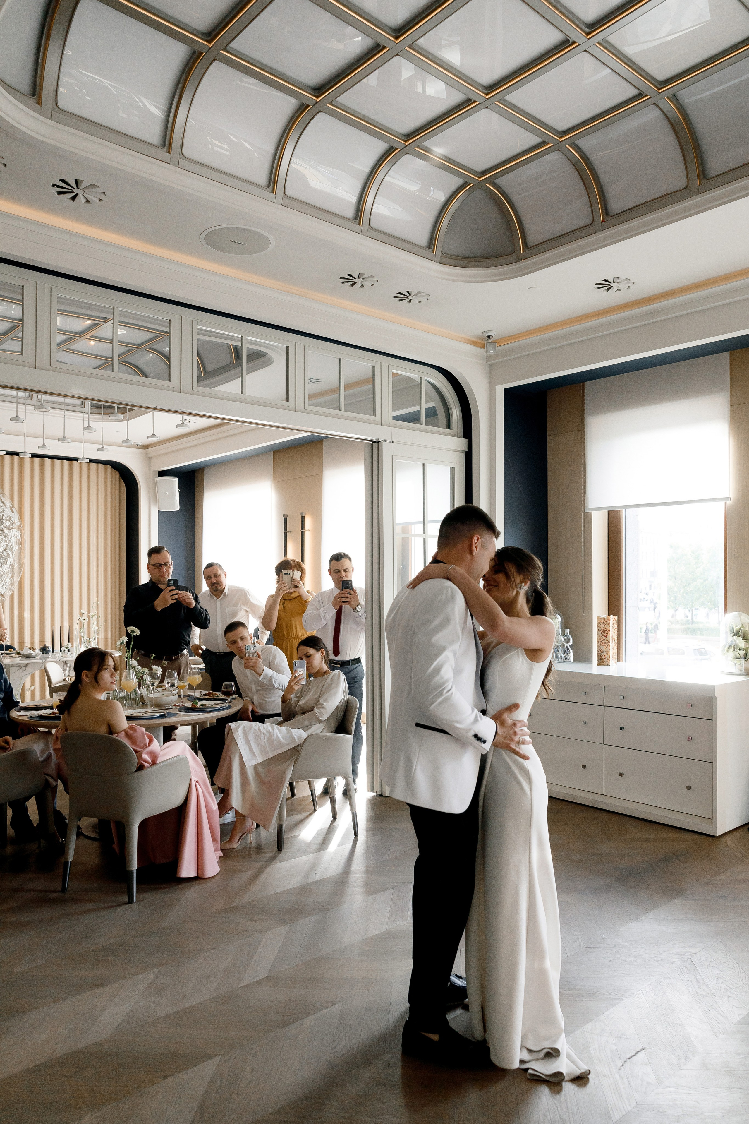 Свадьба в отеле Мовенпик и роспись в Регистрация брака в особняке «Роял». Свадебный фотограф в Москве и Санкт-Петербурге Денис Ходюков