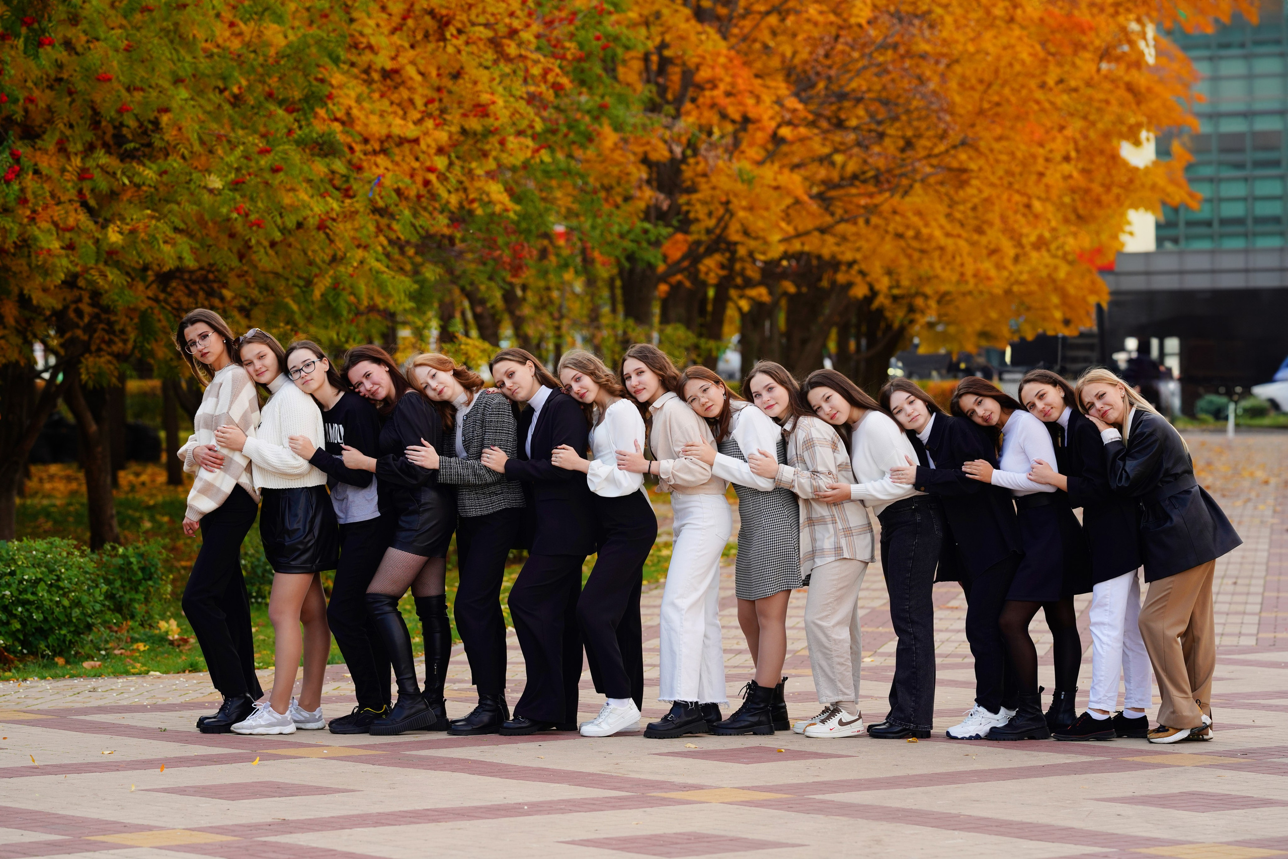 Осень 9,11 класс. Современные выпускные альбомы. Мы делаем не просто альбомы, а стильные фотокниги