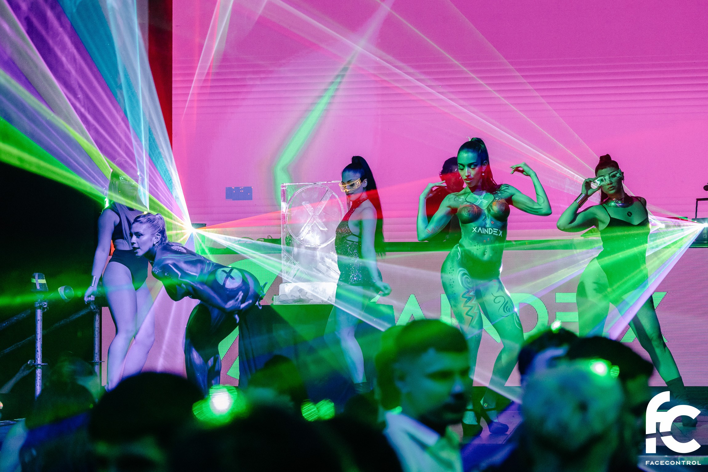 XAINDEX. Face Control: Crónica social, anuncios de eventos y reportajes fotográficos