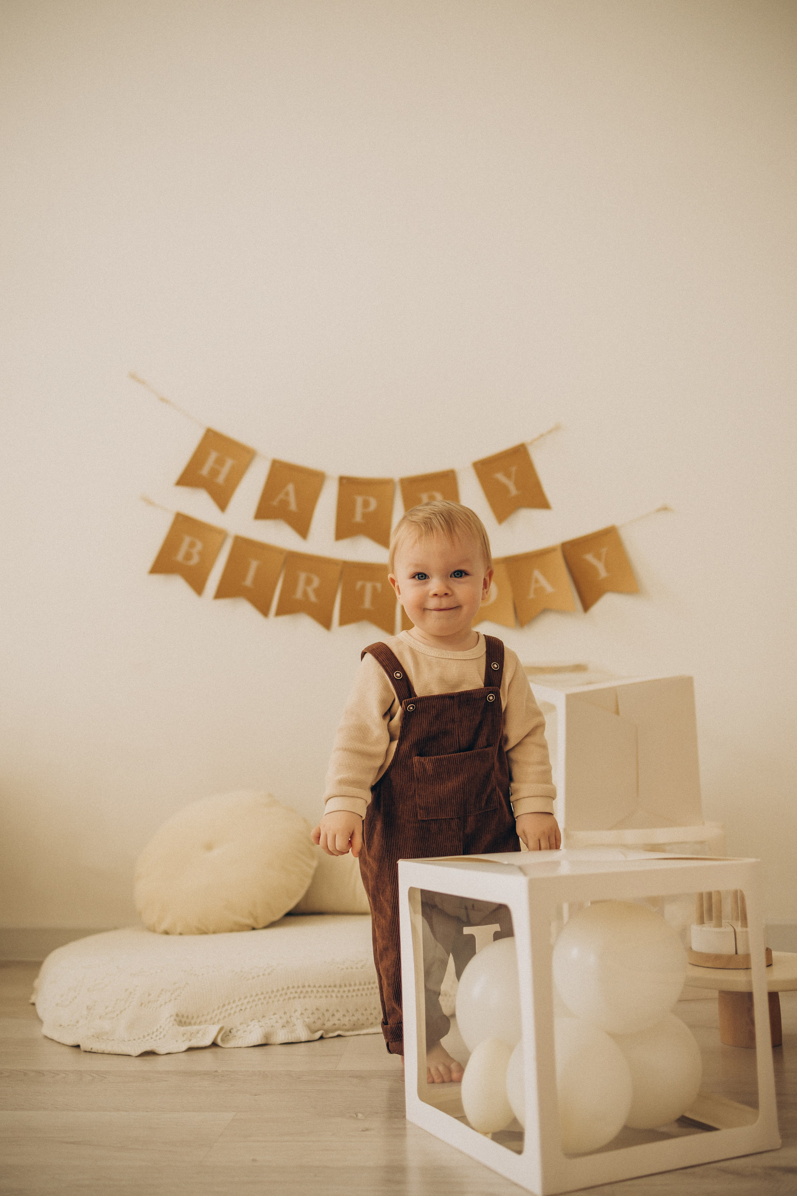 Семейная фотосессия Москва, семейный фотограф в Москве, семейная фотосессия, детский фотограф, семейная фотосессия в студии, студийная семейная фотосессия, фотосессия с малышом, фотосессия годовасия, фотосессия в годик