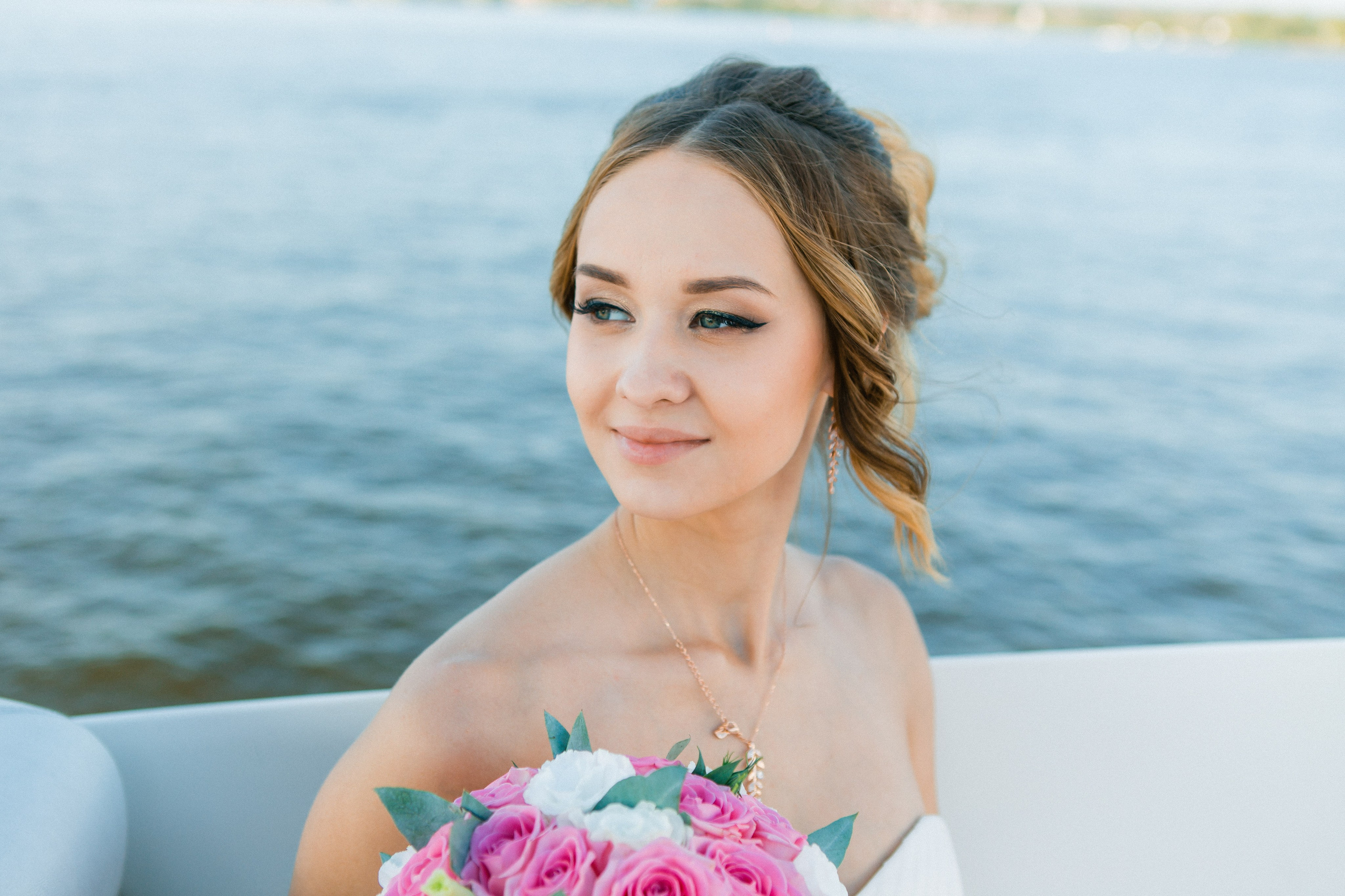 Денис и Ксения. Видеосъемка и фотосъемка свадеб. Фотограф и оператор на свадьбу. Видеосъемка подкастов, собственная видео-фотостудии. Предметная фотосъемка