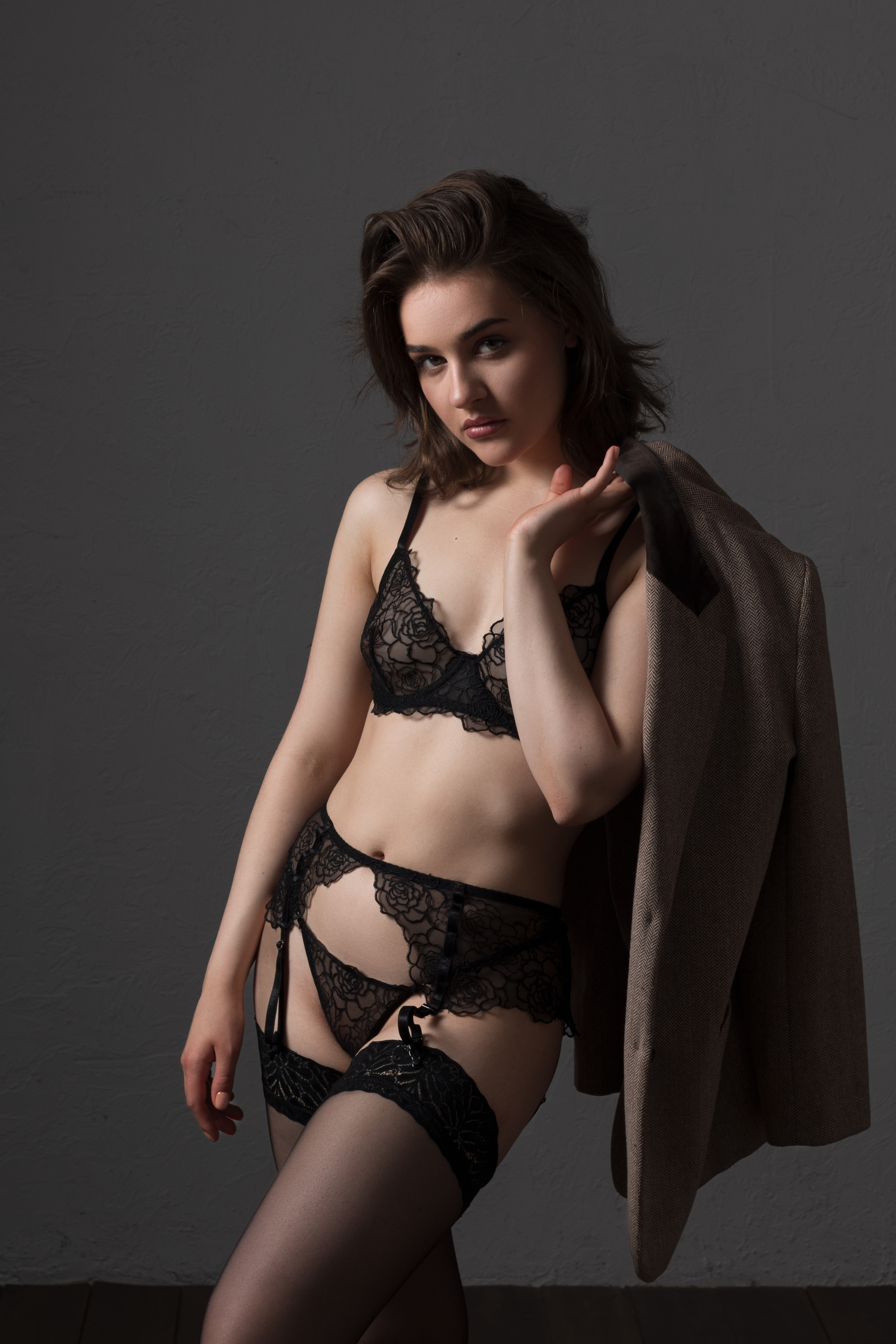 Artistic Nude Photography – Elegant and Minimalist Photo Collection