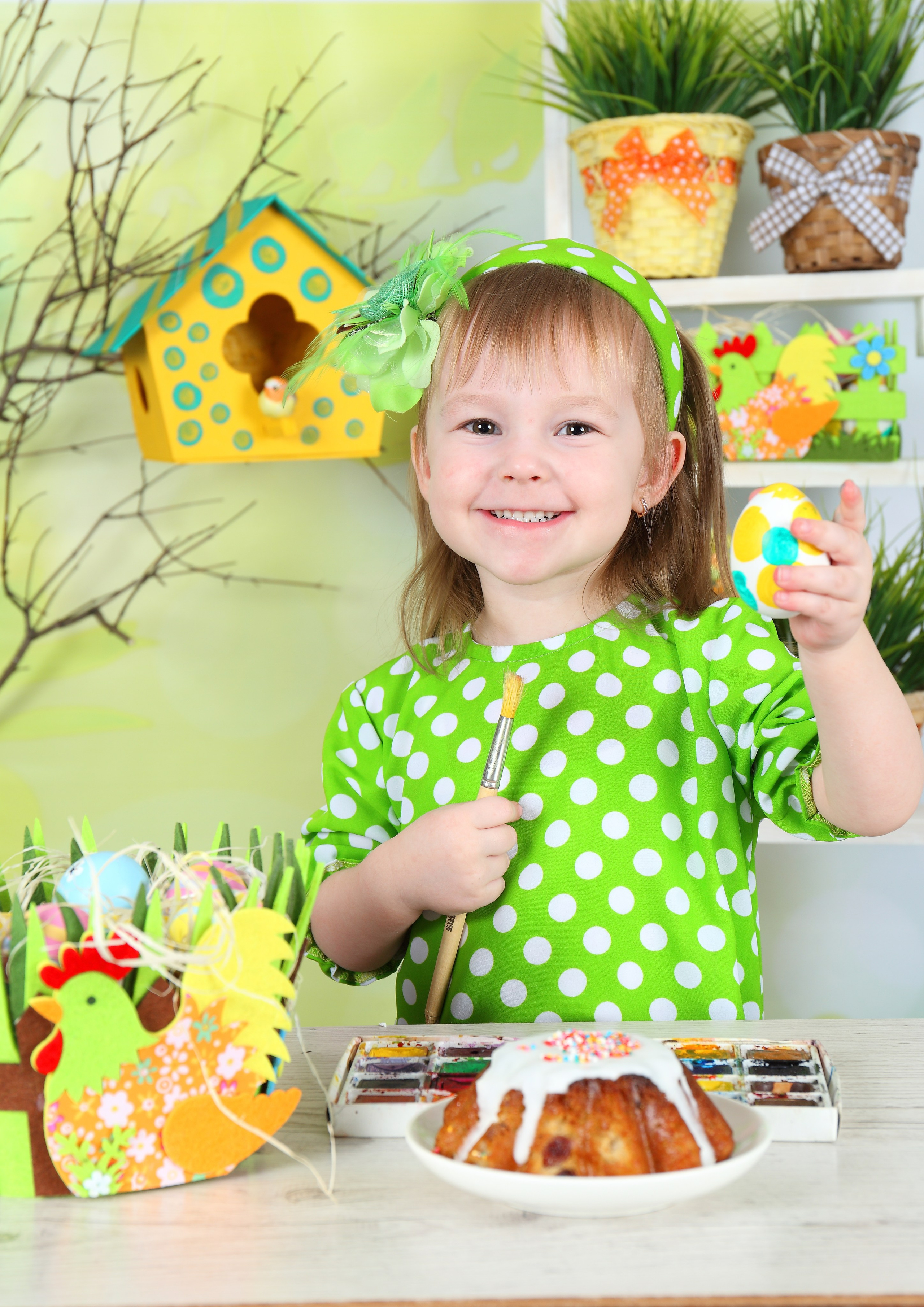 Красим яйца. Детская выездная фотостудия