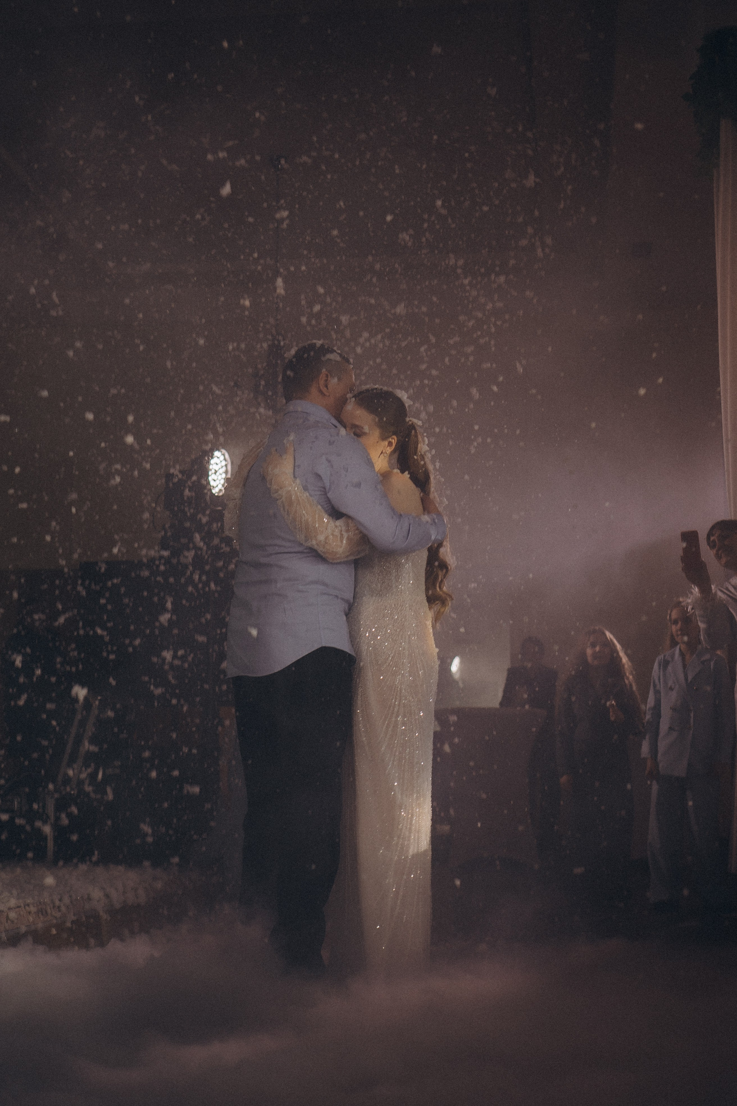 ТАНЕЦ С ПАПОЙ СВАДЕБНМ БАНКЕТЕ (СНЯТО В СИБИРЕ В НИЖНЕВАРТОВСКЕ). Профессиональный фотограф, Санкт-Петербург — Виктория Богомолова