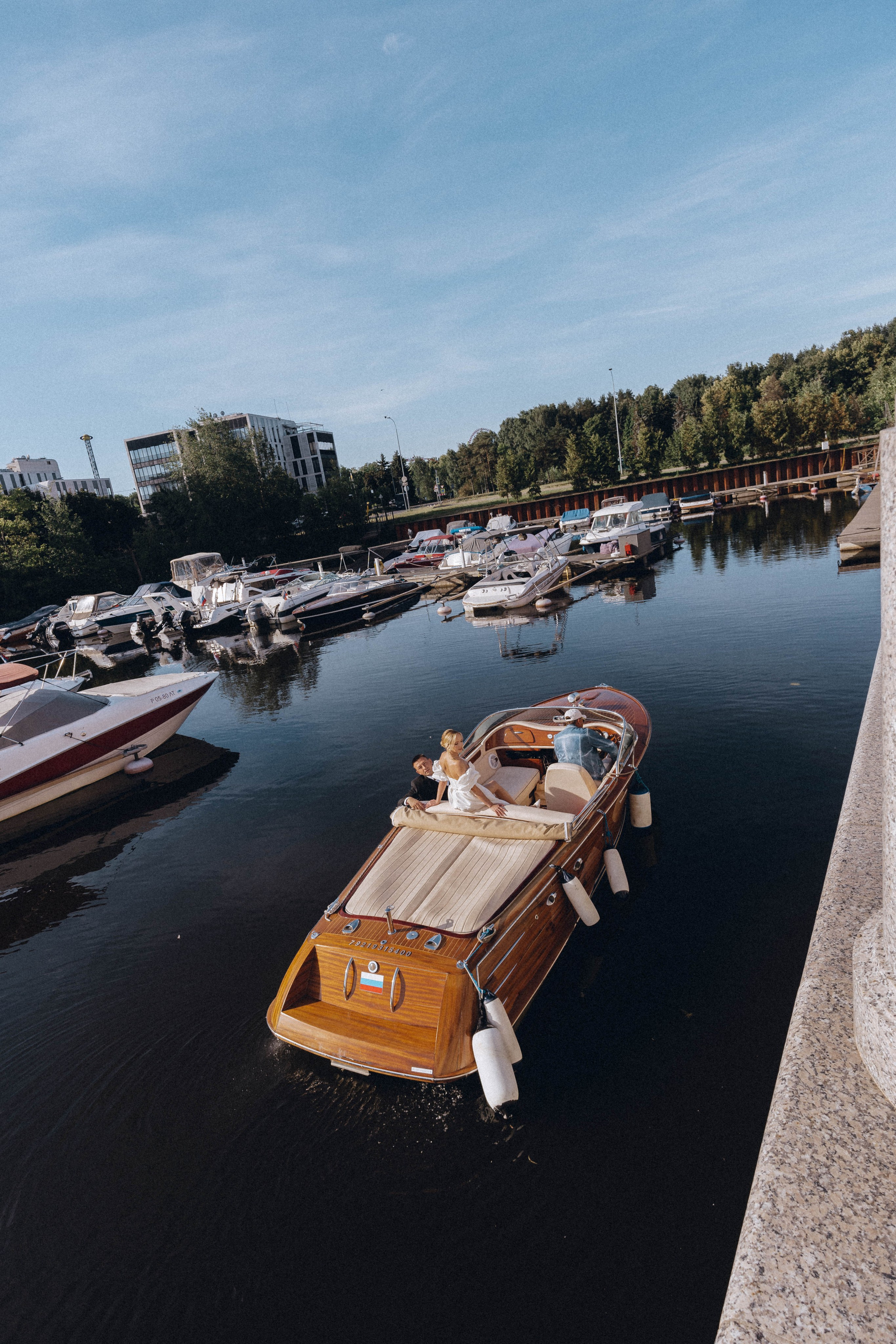 СВАДЕНБНАЯ СЬЕМКА НА КАТЕРЕ ПО КАНАЛАМ САНКТ-ПЕТЕРБУРГА И В АКВАТОРИИ НЕВЫ. Профессиональный фотограф, Санкт-Петербург — Виктория Богомолова