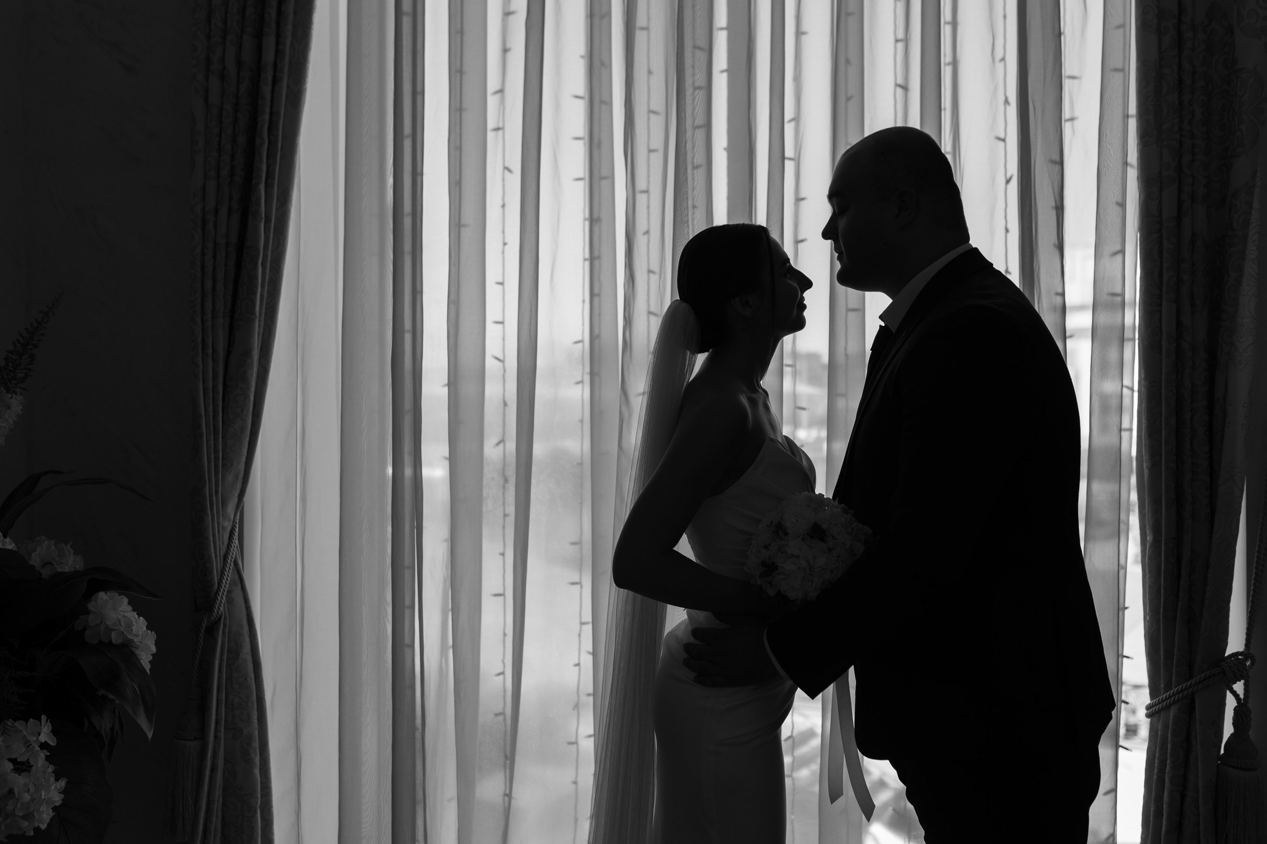 Классическая камерная прогулка Даши и Саши. Свадебный фотограф Елена Рубцова