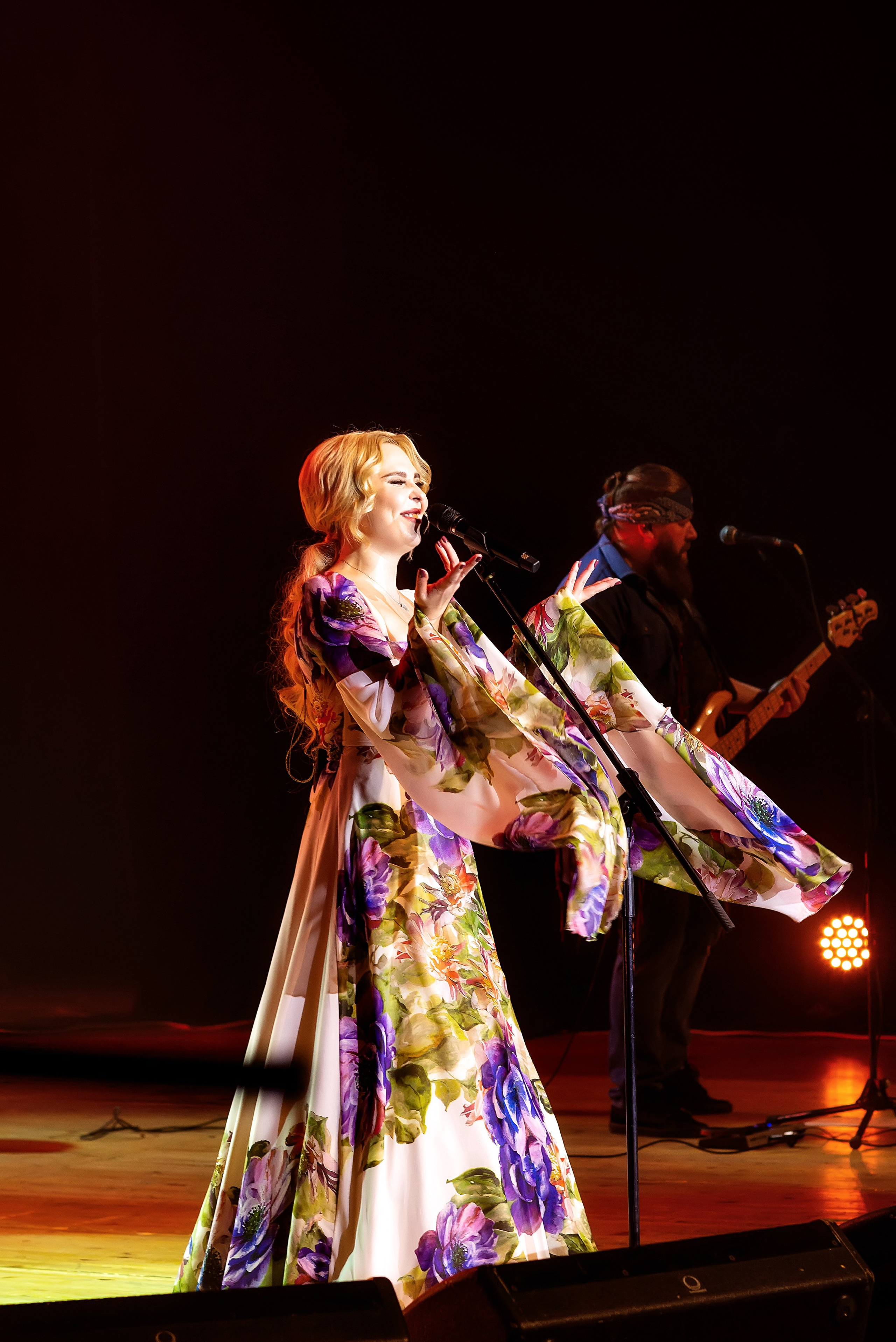 Концерт Пелагеи. Школьный, фэшн фотограф в Тюмени и в России Ирина Королева