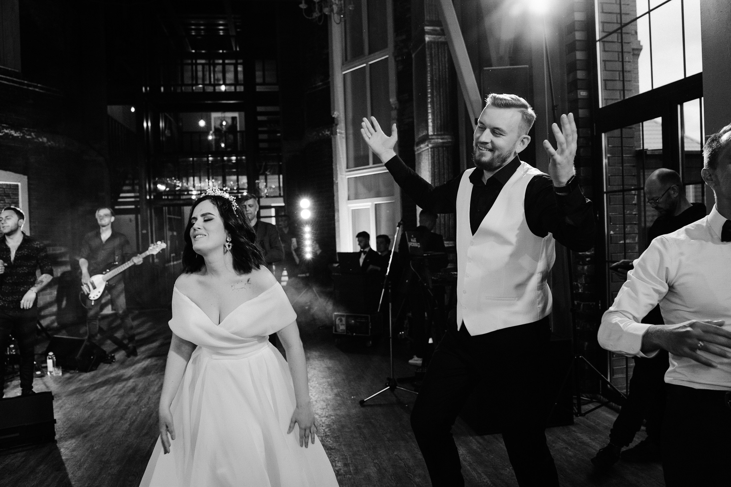 Свадебная фотосессия в Loft «Manhattan» в Пучково. Свадебный фотограф в Пучково