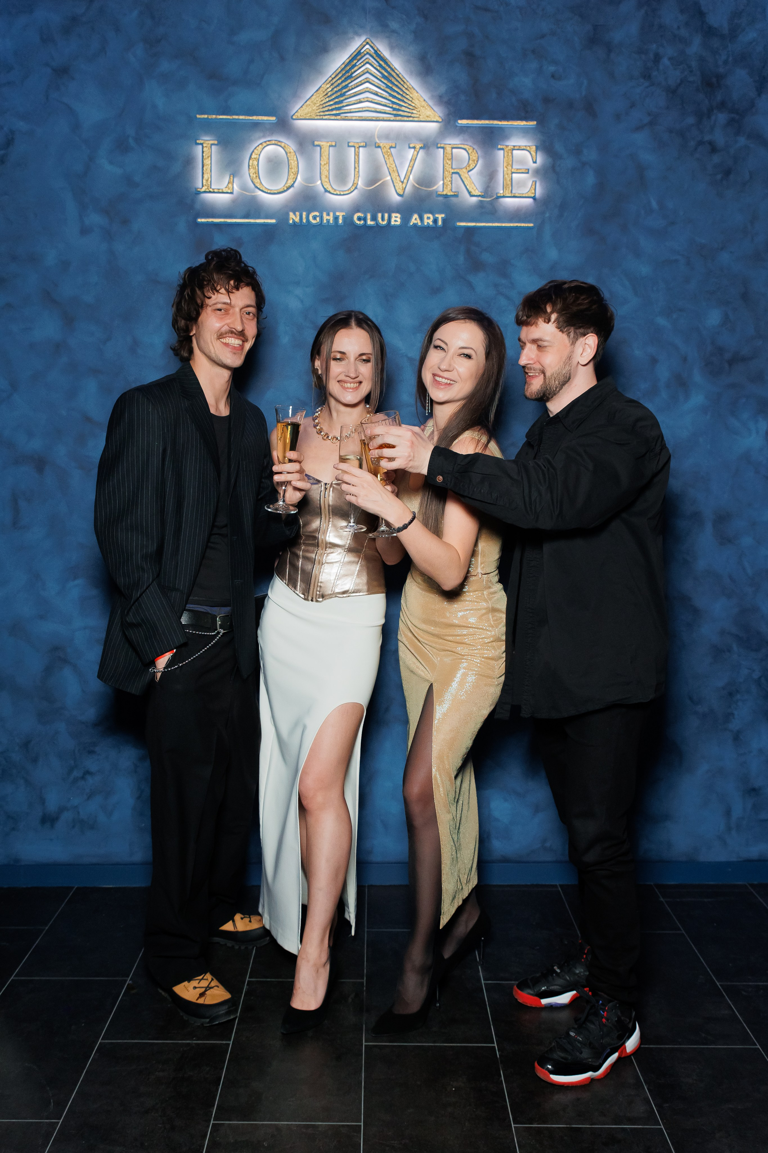 ЛУВР [Открытие Ночного клуба]. СВОИ. ФОТООТЧЕТЫ-СОБЫТИЯ-МЕСТА