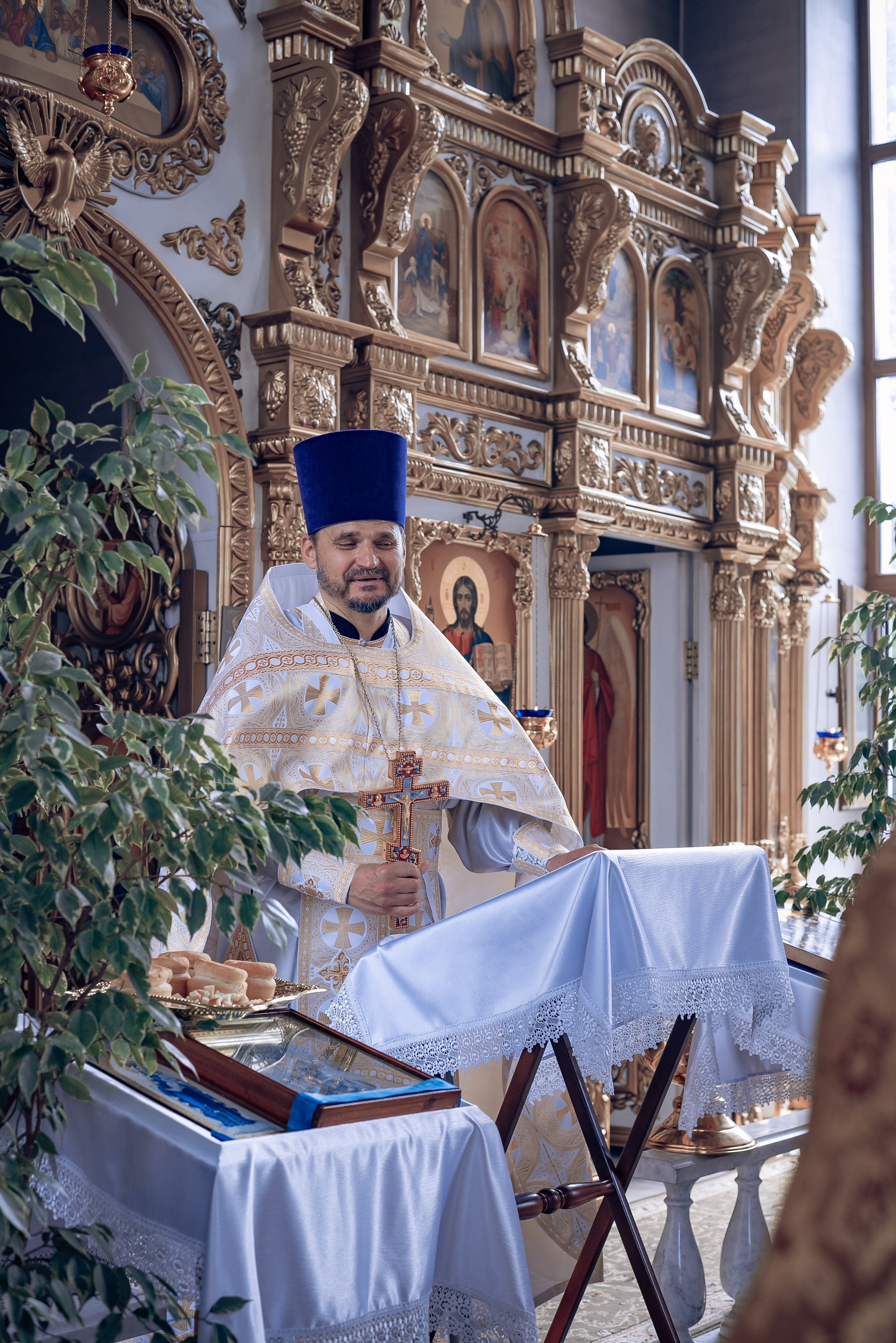 Воскресная служба в Рождественско-Николаевском храме. Фотографы крещения/венчания  Красноярск Татьяна и Вячеслав Переваловы