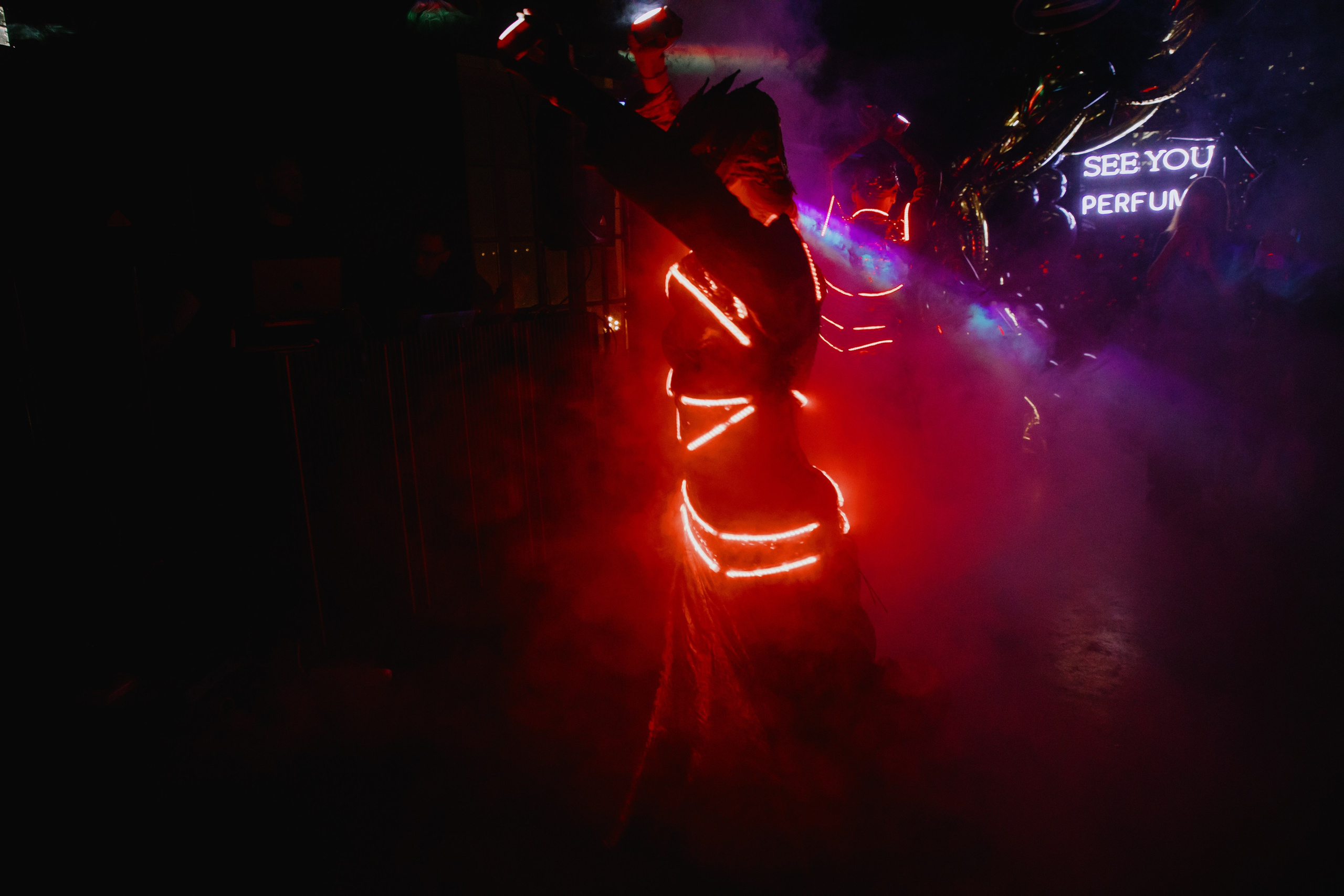 See `You Perfume. Фотограф в Москве и Санкт-Петербурге Дарина