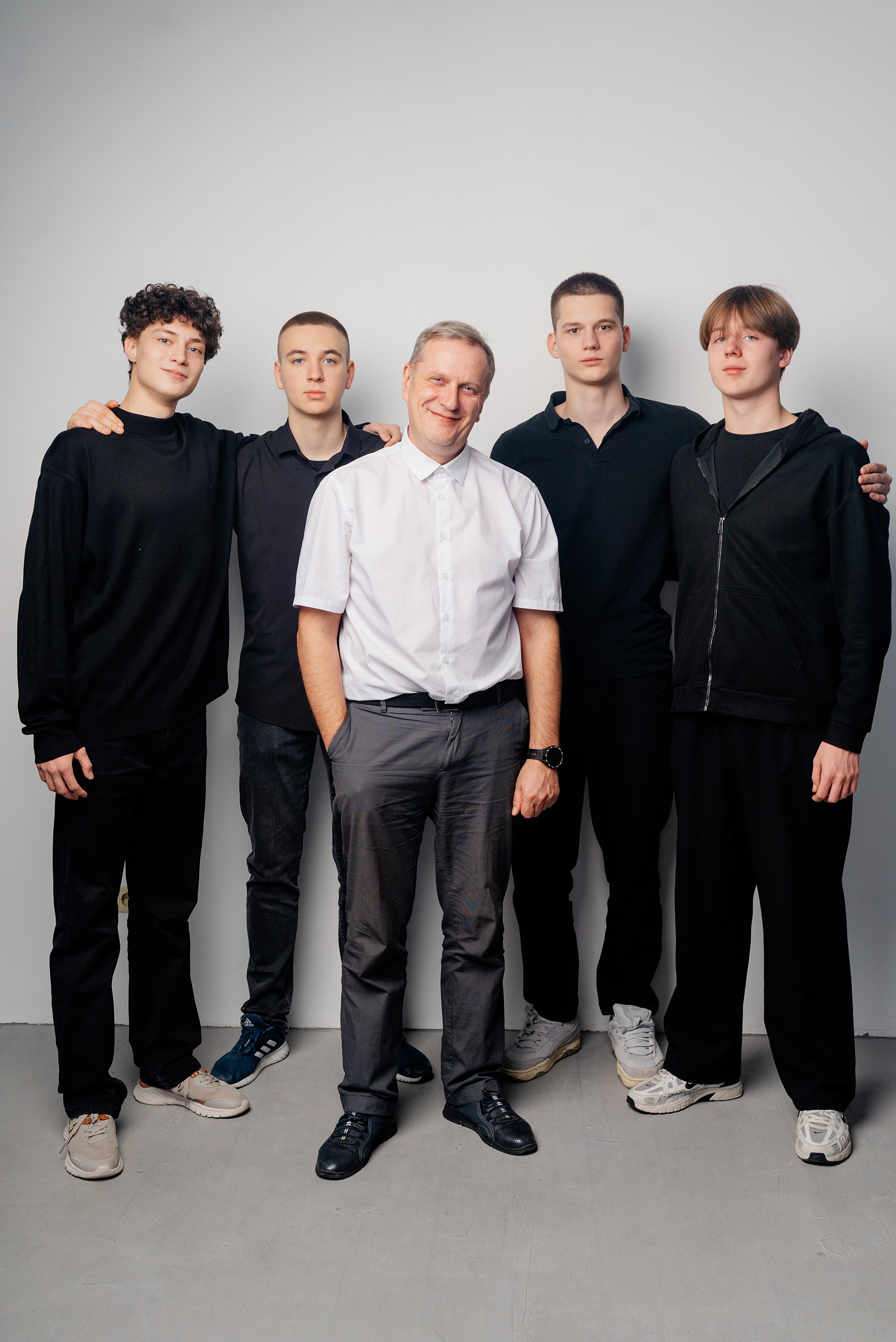 11 класс Студия. Фотограф Софья Володкина