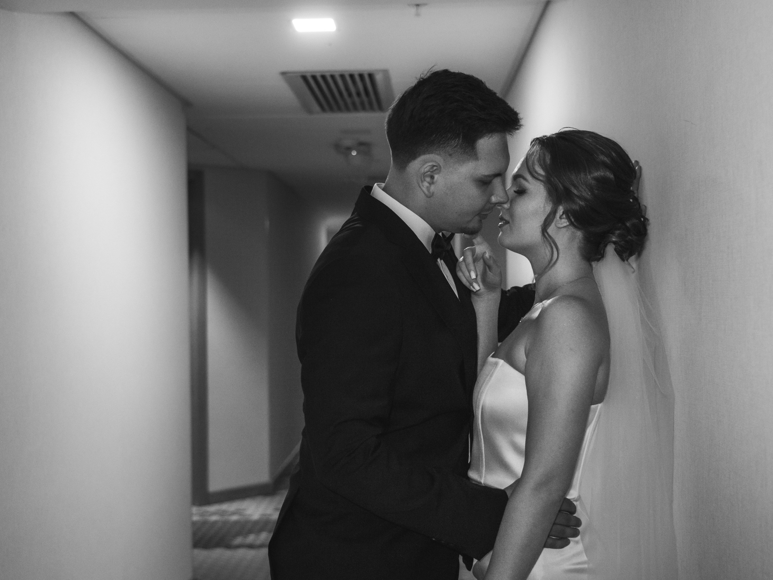 Валерия и Михаил. Утро, прогулка и атмосфера дня. Артём Костин — свадебный видеограф в Воронеже | KOSTIN EDIT