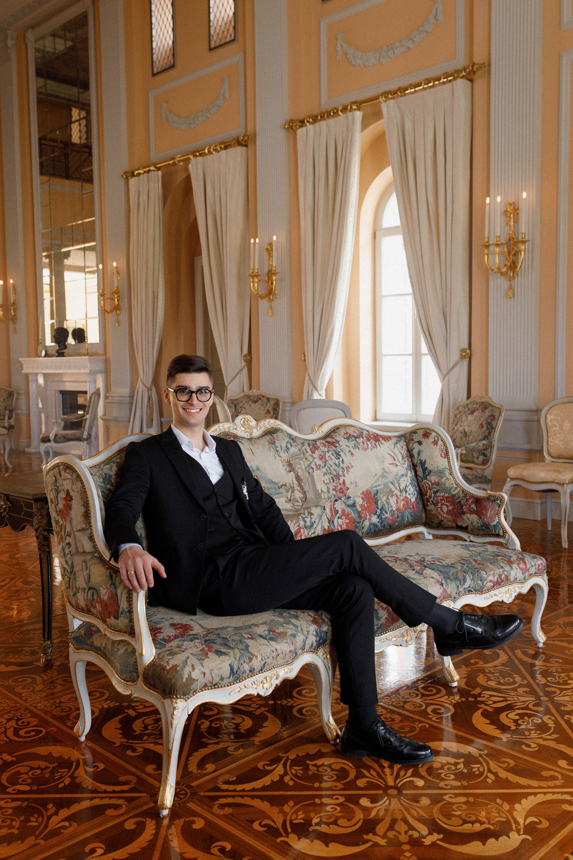 Петр и Лейла