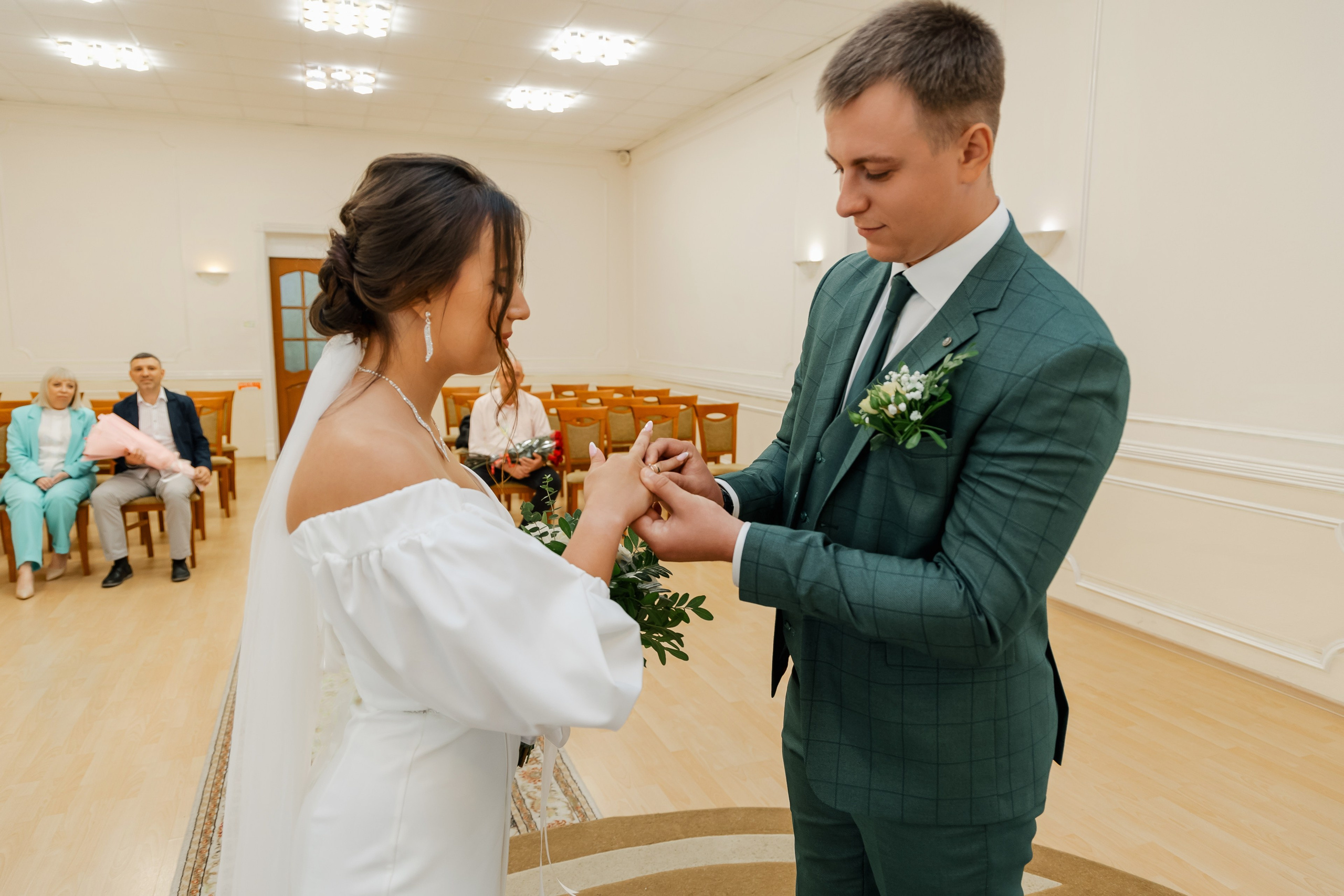 Олег и Юлия. Свадебная прогулка. Свадебный фотограф в Хабаровске