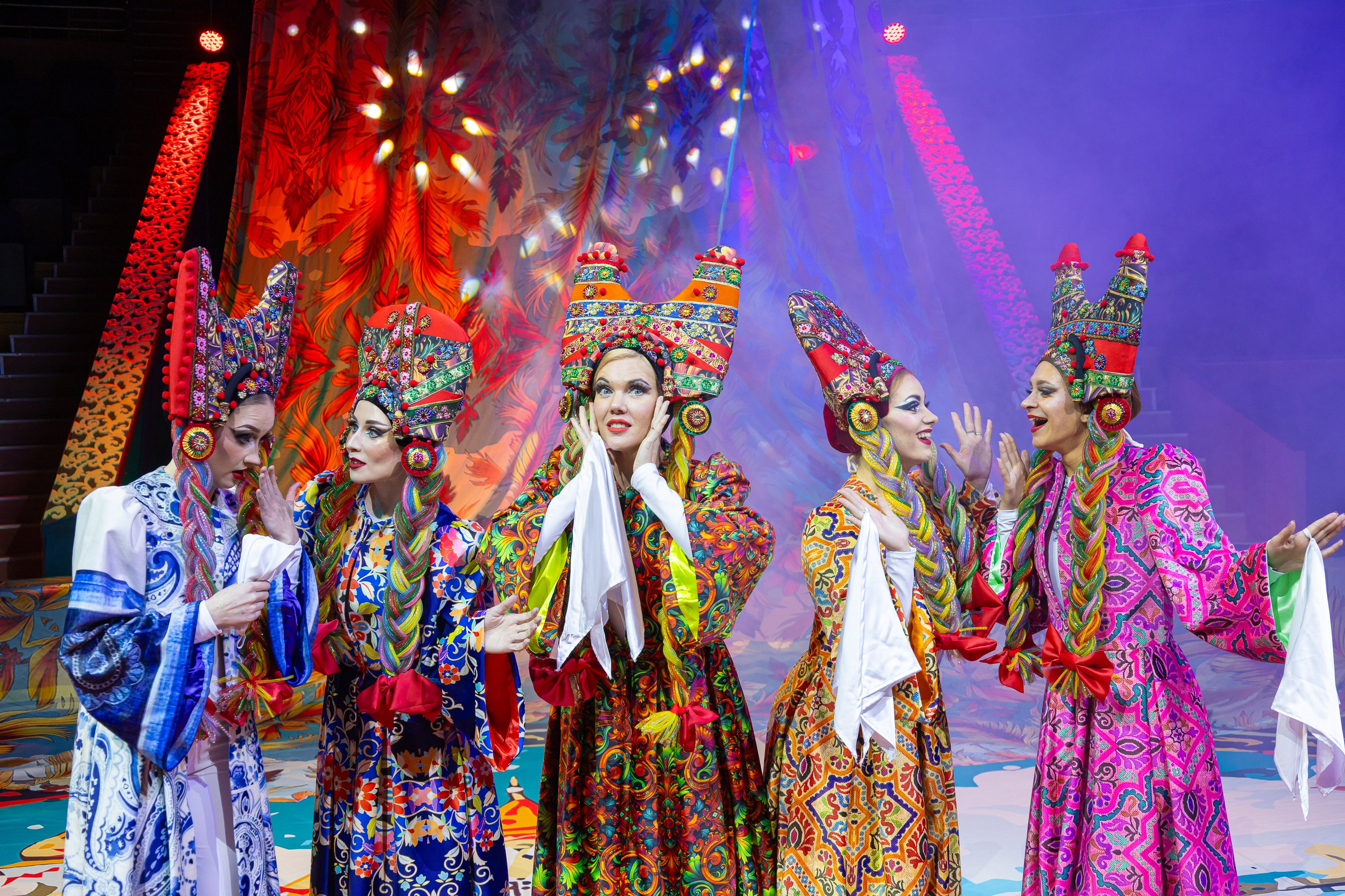 Цирк Жар Птица. Афиша. Семейный и Свадебный фотограф в Сочи