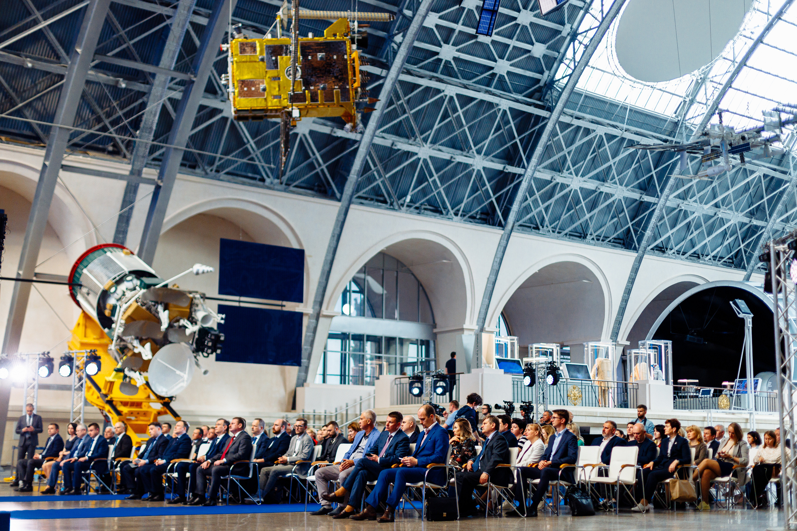 Созвездие Роскосмоса. Свадебный и портретный фотограф в Королёве Сергей Чихарев