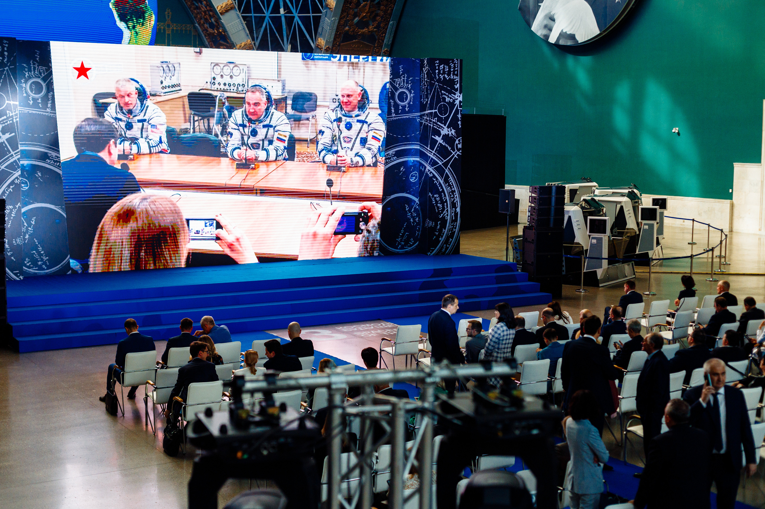 Созвездие Роскосмоса. Свадебный и портретный фотограф в Королёве Сергей Чихарев