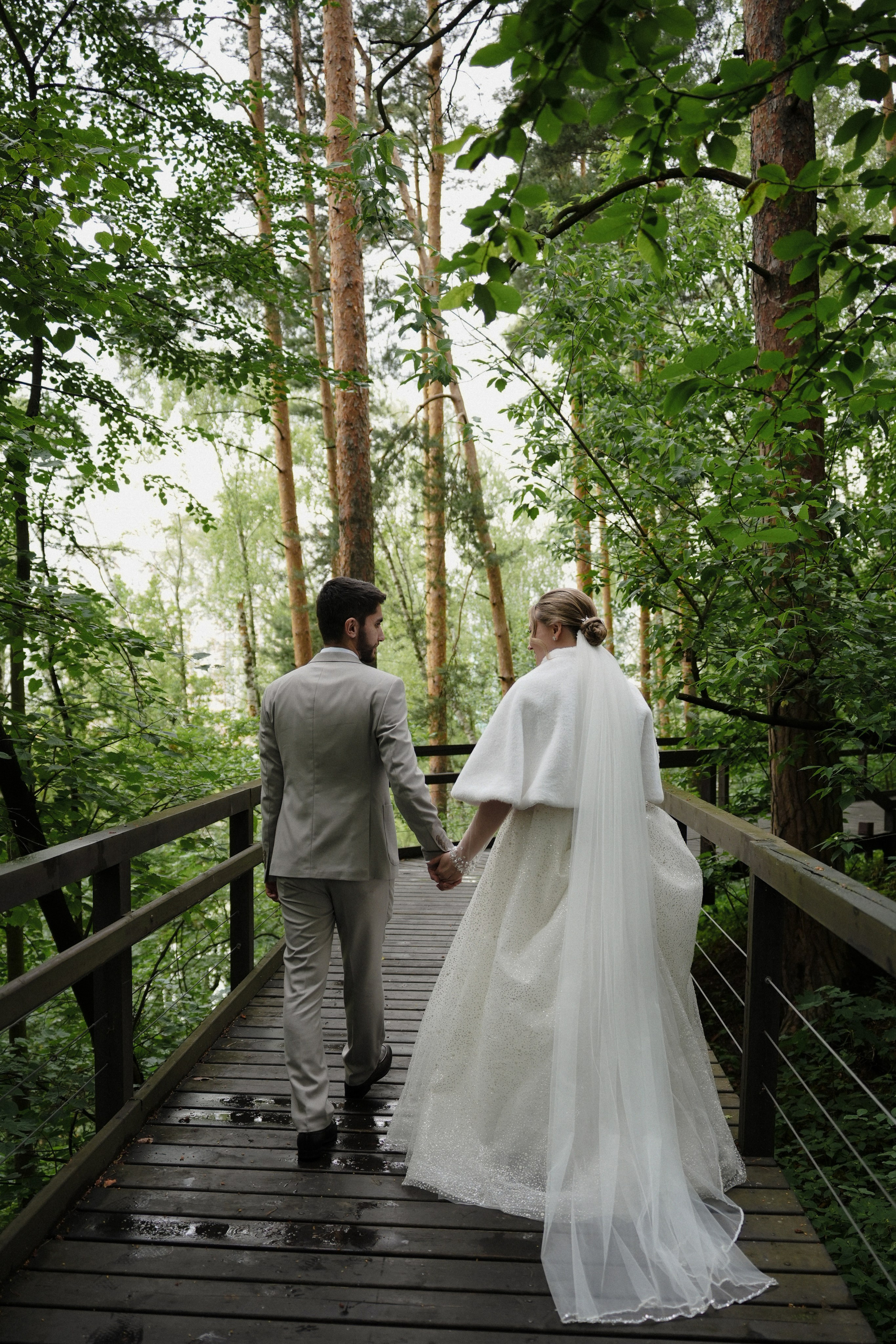 Сборы жениха и невесты, бракосочетание в Савеловском загсе, выездная церемония