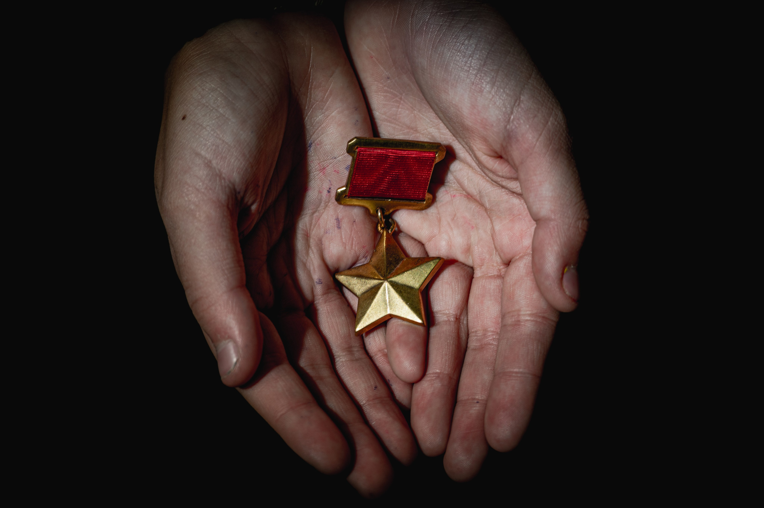 Авторская серия фотографа Романа Адлера «Ради Жизни». Фотограф Роман Адлер