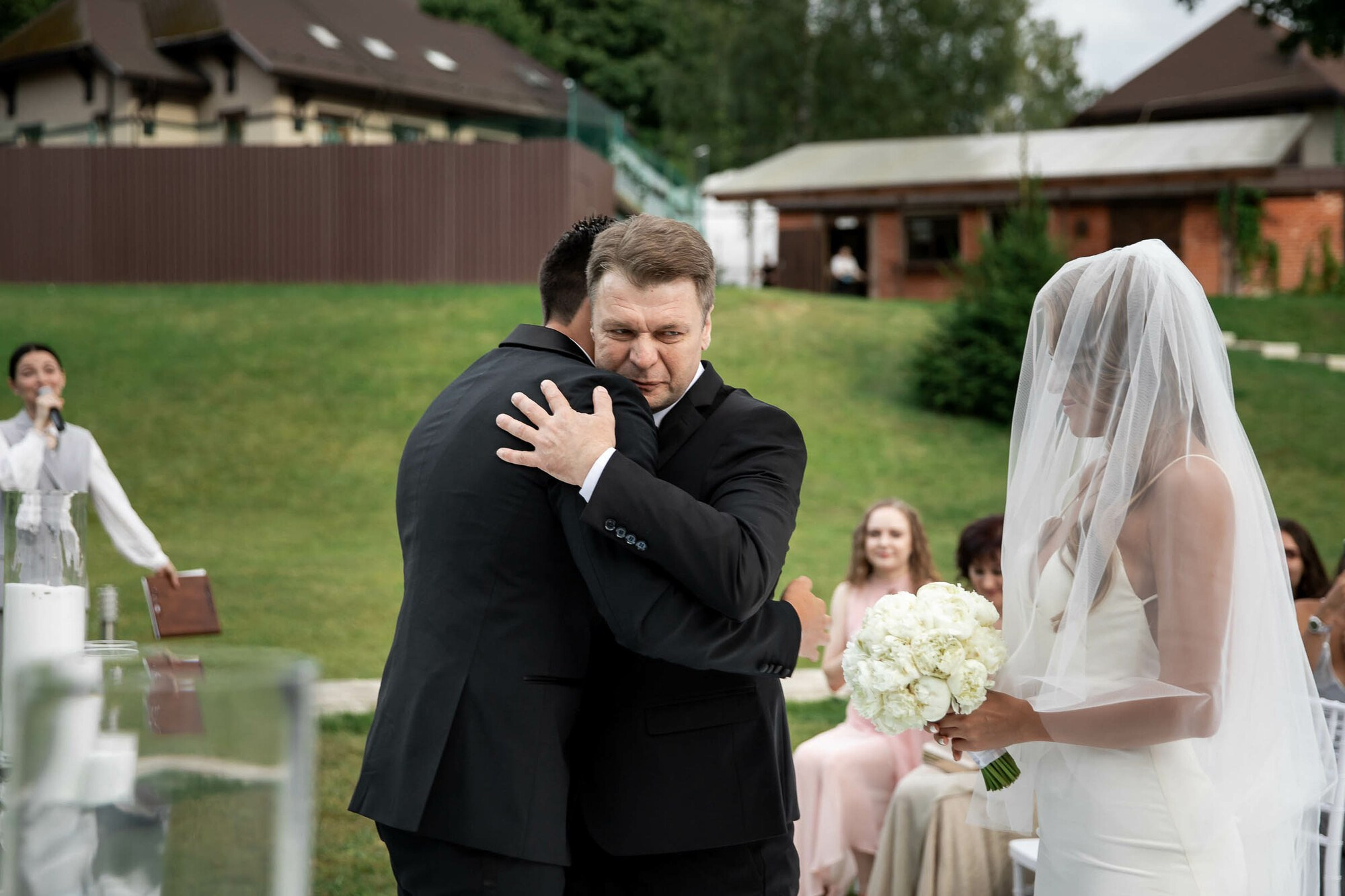 Стильная свадьба со сборами в гостинице Эрмитаж. Свадебный фотограф в Санкт-Петербурге и Москве Андрей Нестеров
