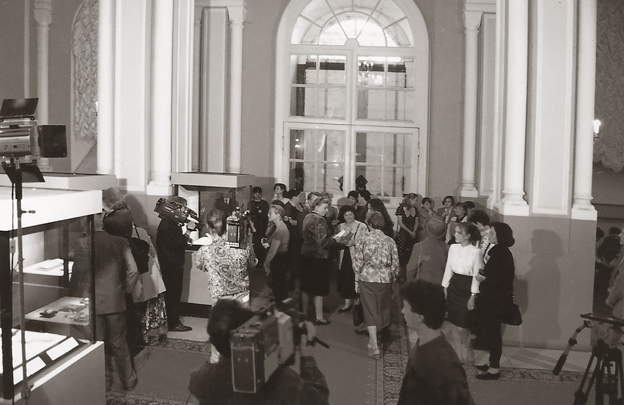 Открытие персональной выставки  А.А. Максимова,  Москва, Кремль, Оружейная Палата,   1994