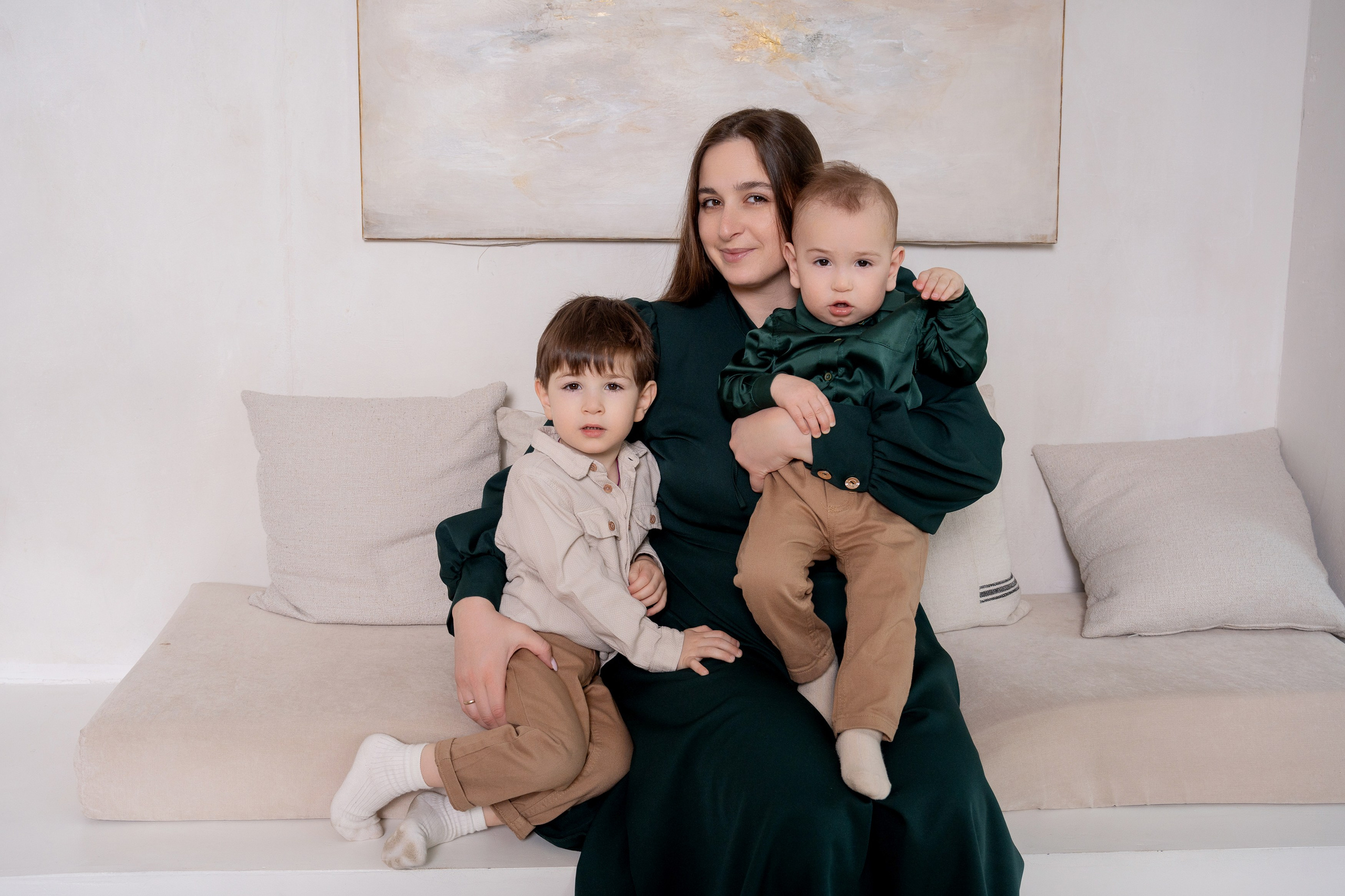 Семейная фотосессия в студии. Портретный фотограф Олеся Владимирова в Москве