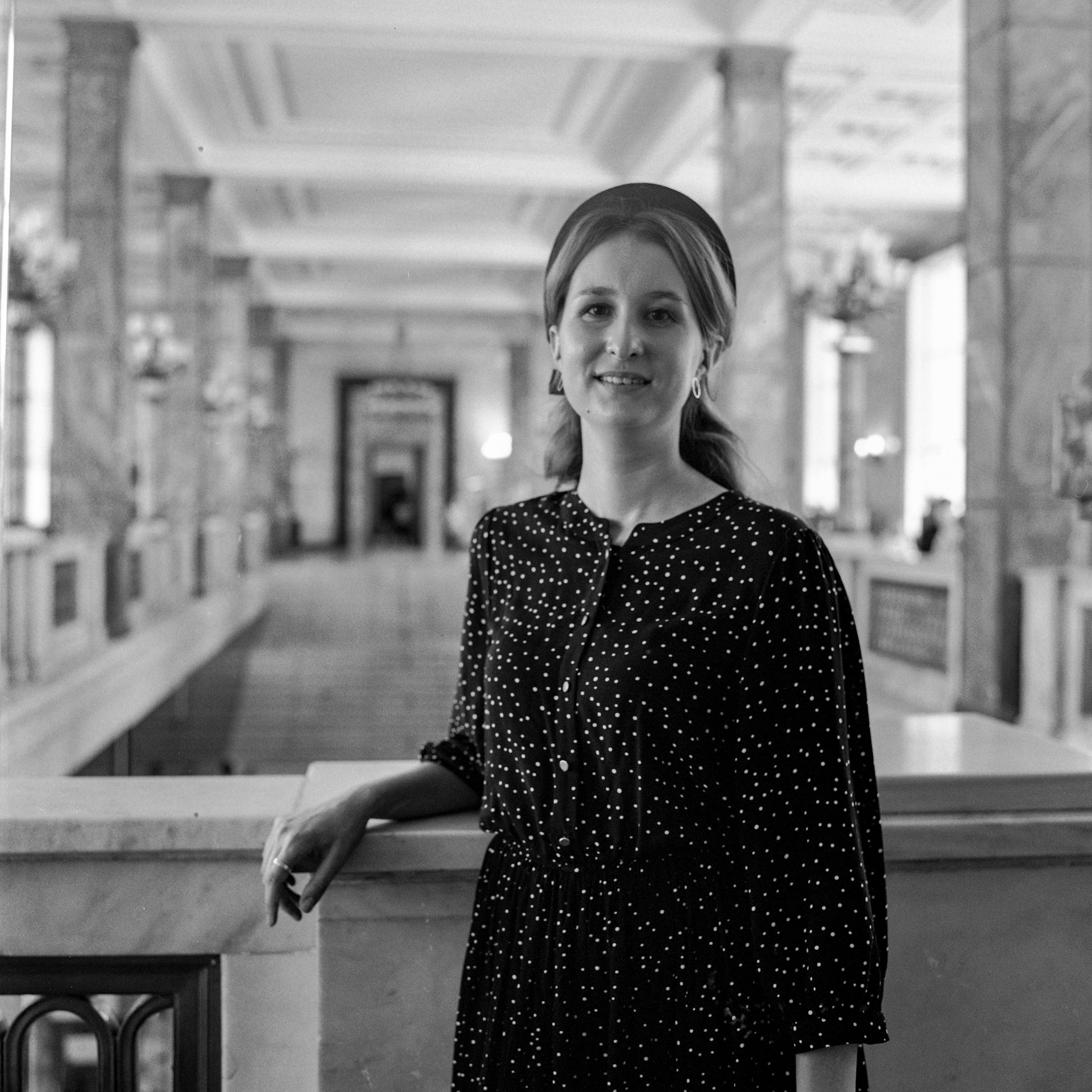 Дарья в РГБ (ч/б). Никита Колеганов — фотограф