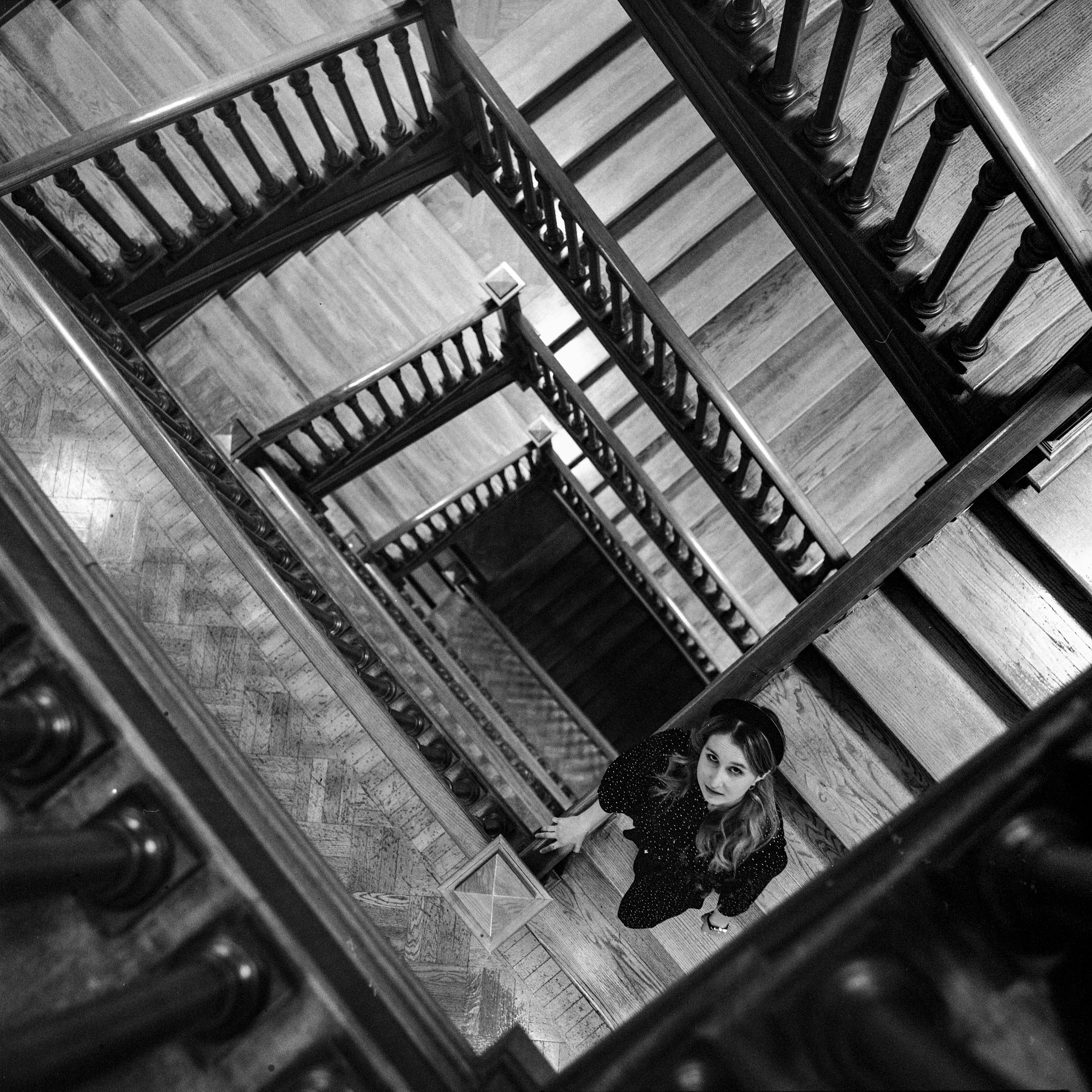 Дарья в РГБ (ч/б). Никита Колеганов — фотограф