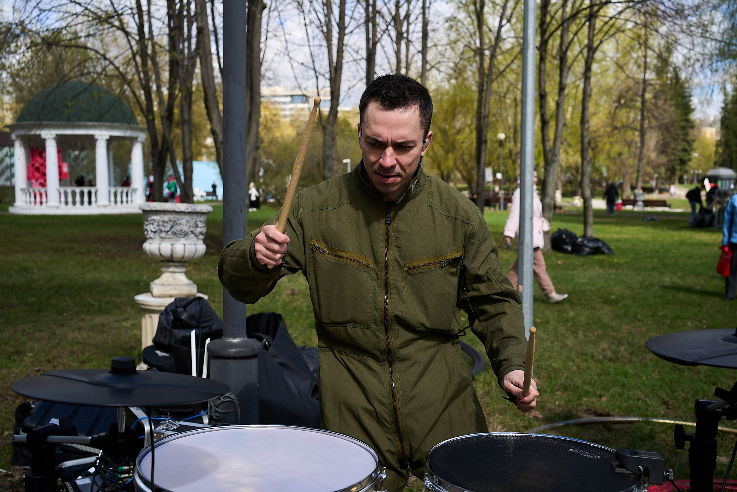 Субботник у Управления делами Мэра и Правительства Москвы. Фотограф и Видеограф в Москве. Олег Корушев