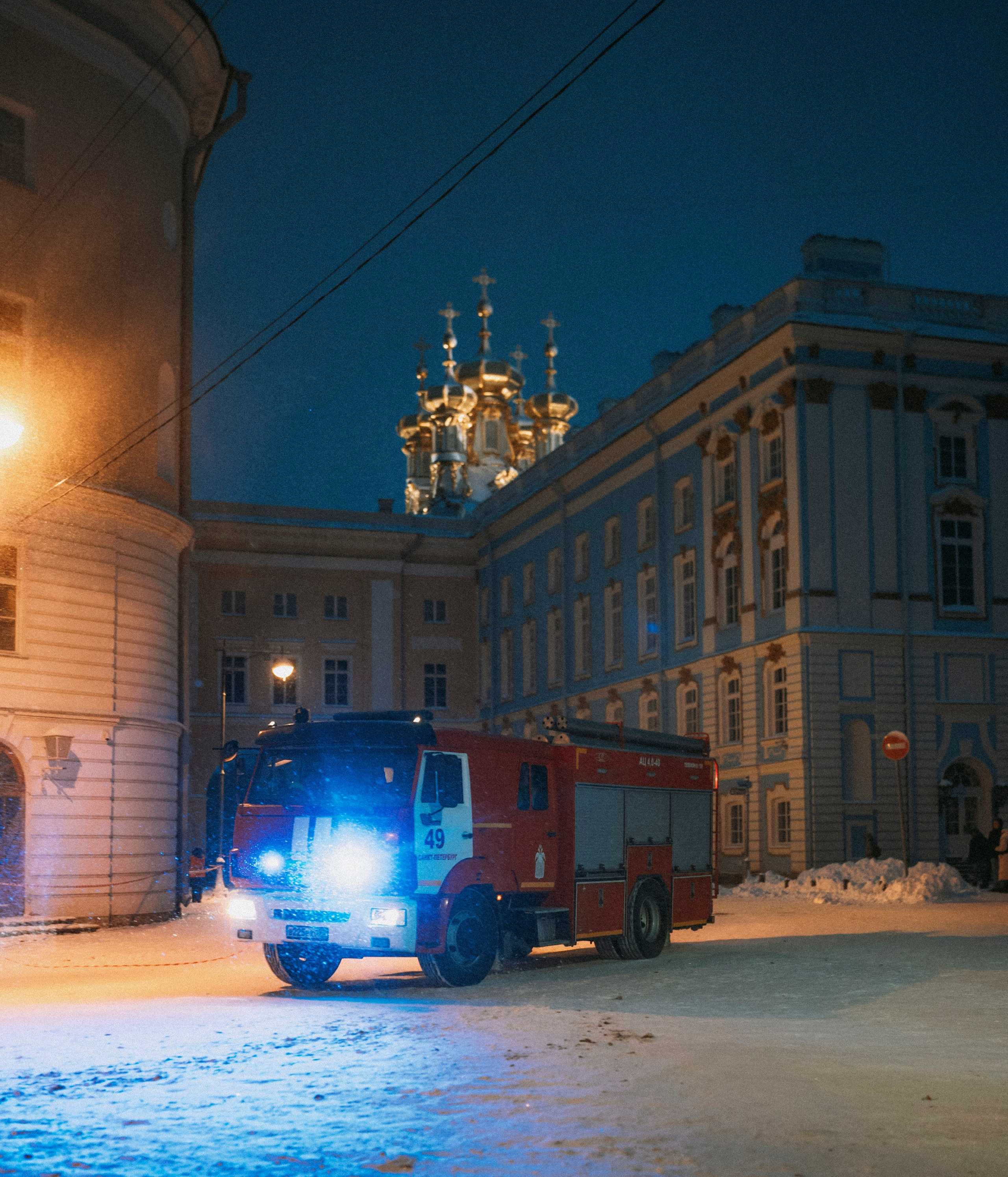 2026. Стрит-фотография, полная абсурда, идиотизма и красоты